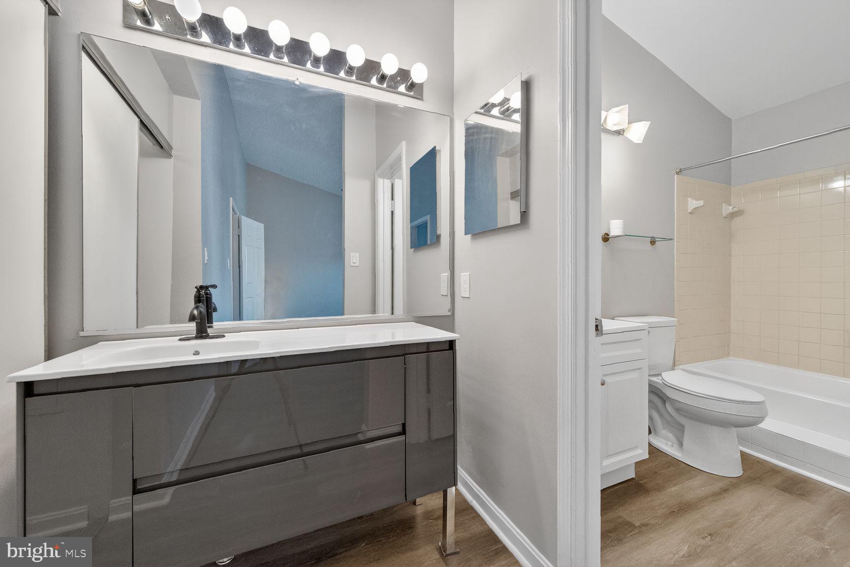 LAKE RIDGE - Residential