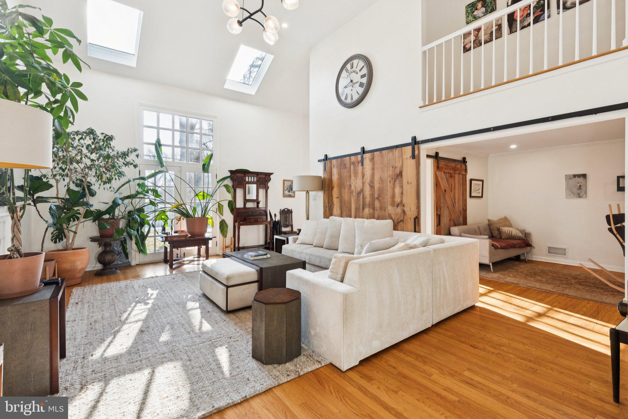 CHESTNUT HILL - Residential