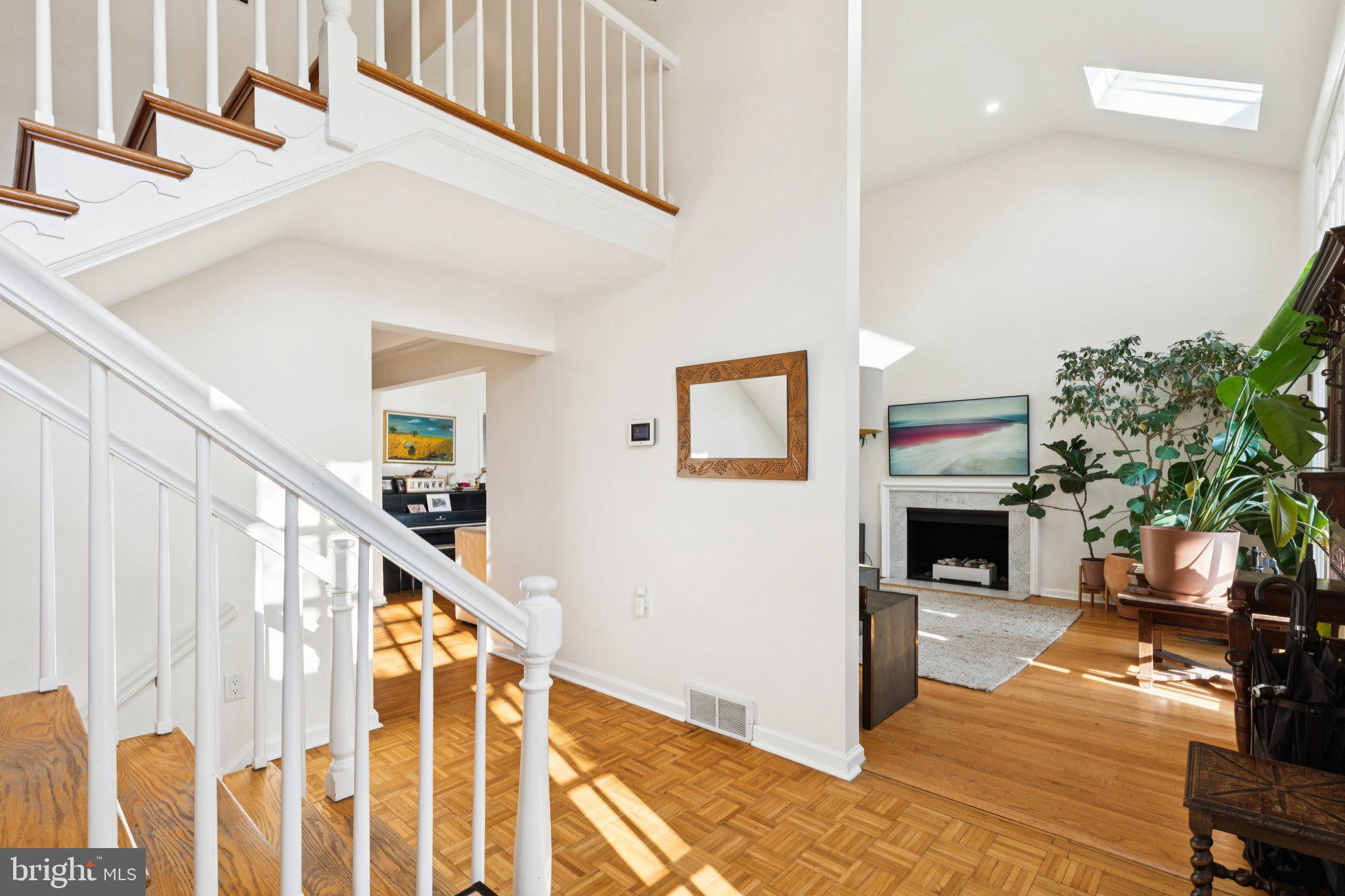 CHESTNUT HILL - Residential