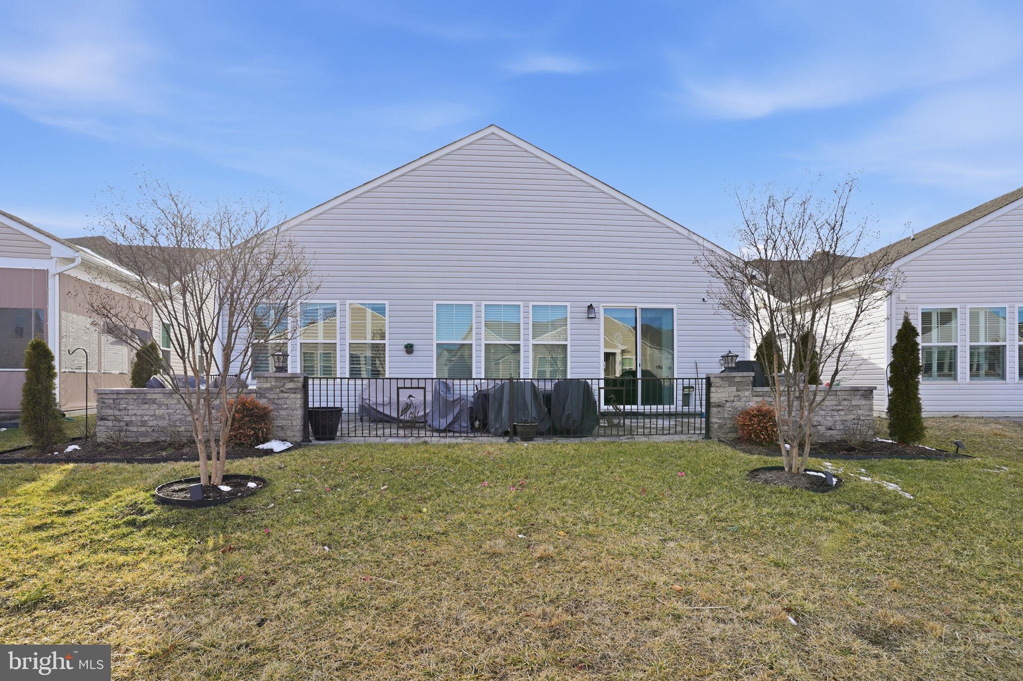 FOUR SEASONS AT KENT ISLAND - Residential