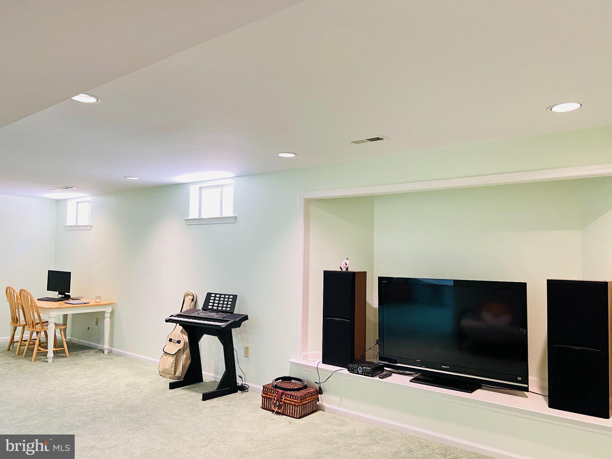 CHELSEA - Residential