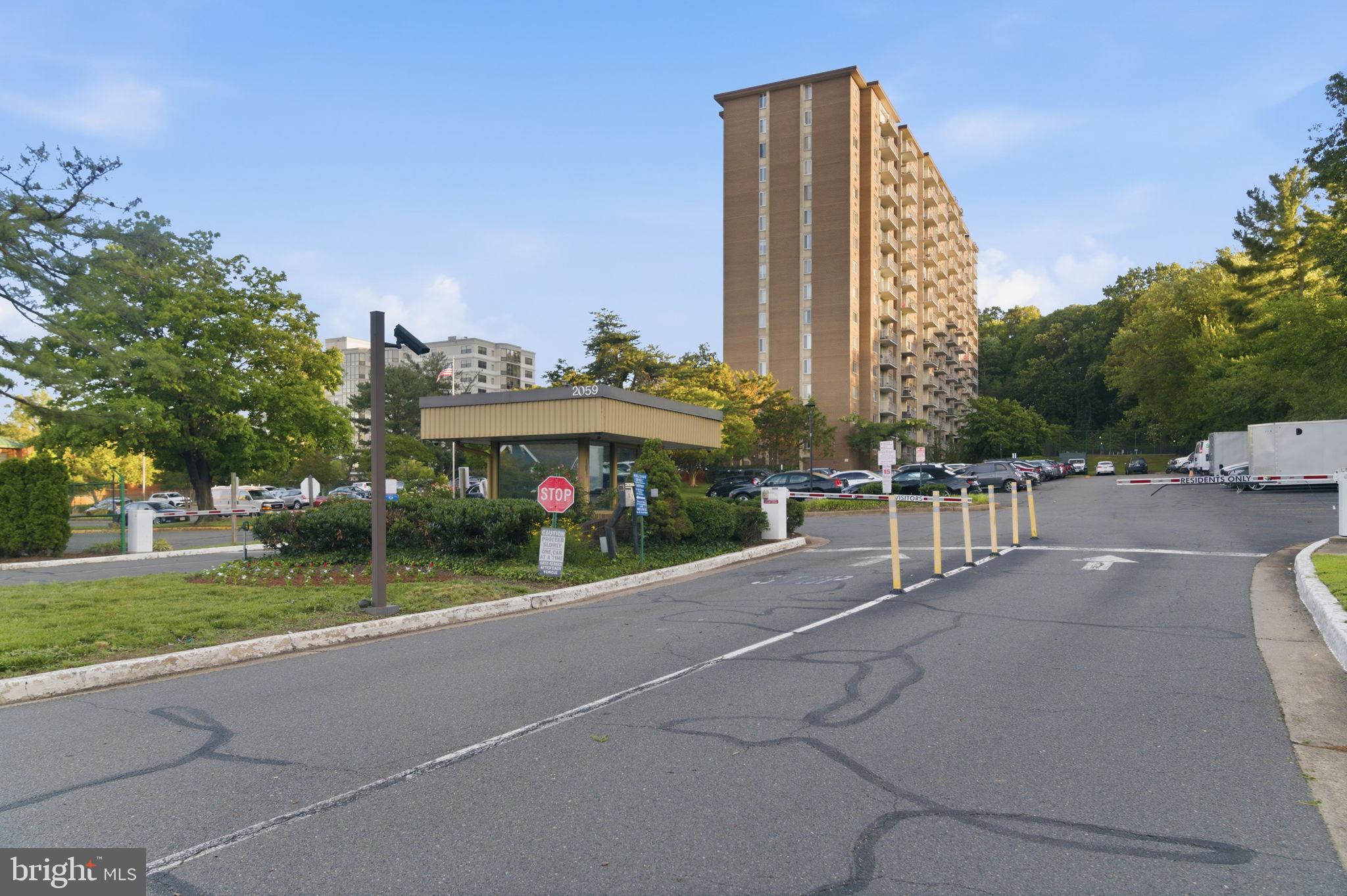 HUNTING CREEK CLUB CONDOMINIUMS - Residential