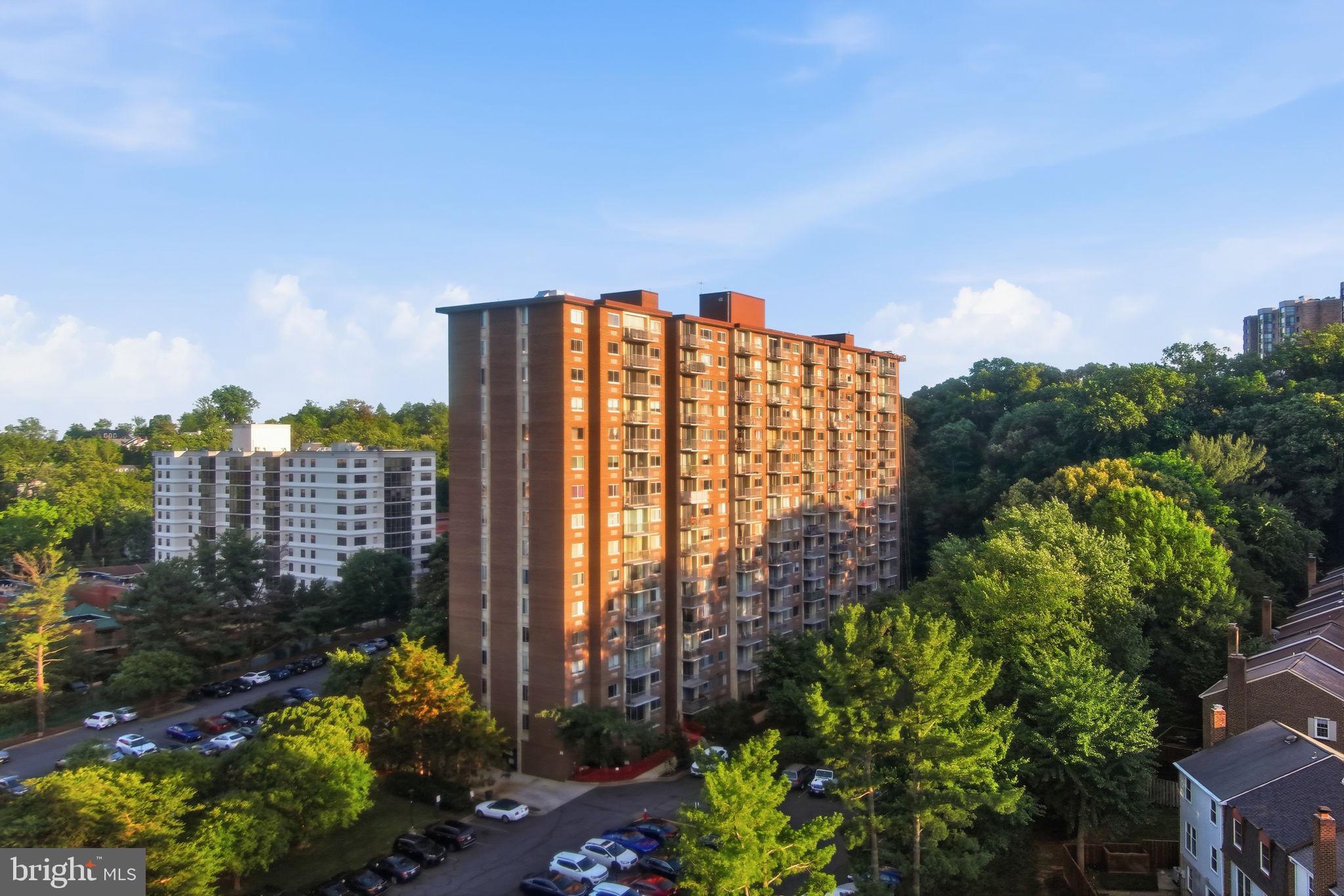 HUNTING CREEK CLUB CONDOMINIUMS - Residential