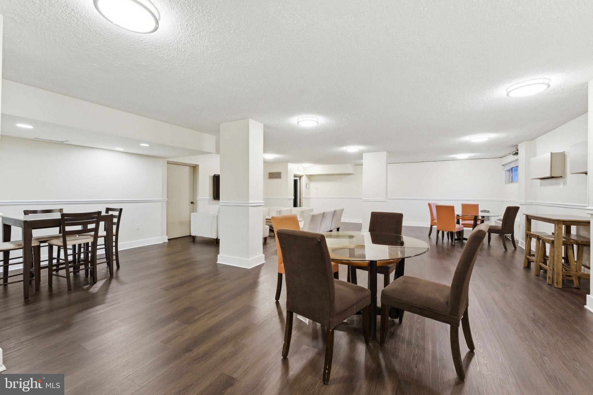 HUNTING CREEK CLUB CONDOMINIUMS - Residential