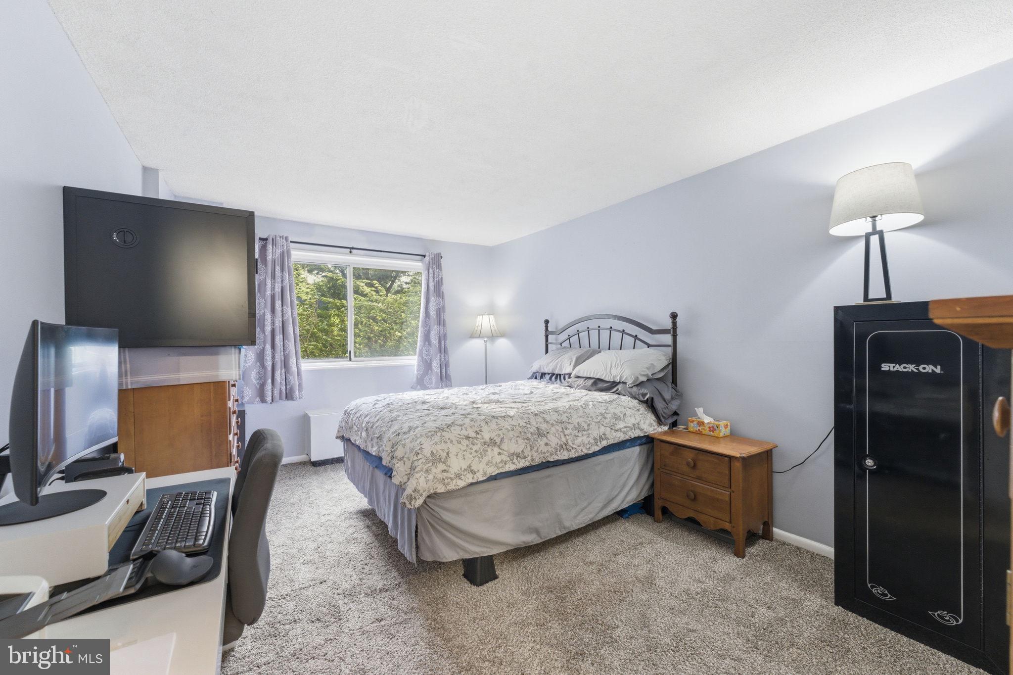 HUNTING CREEK CLUB CONDOMINIUMS - Residential