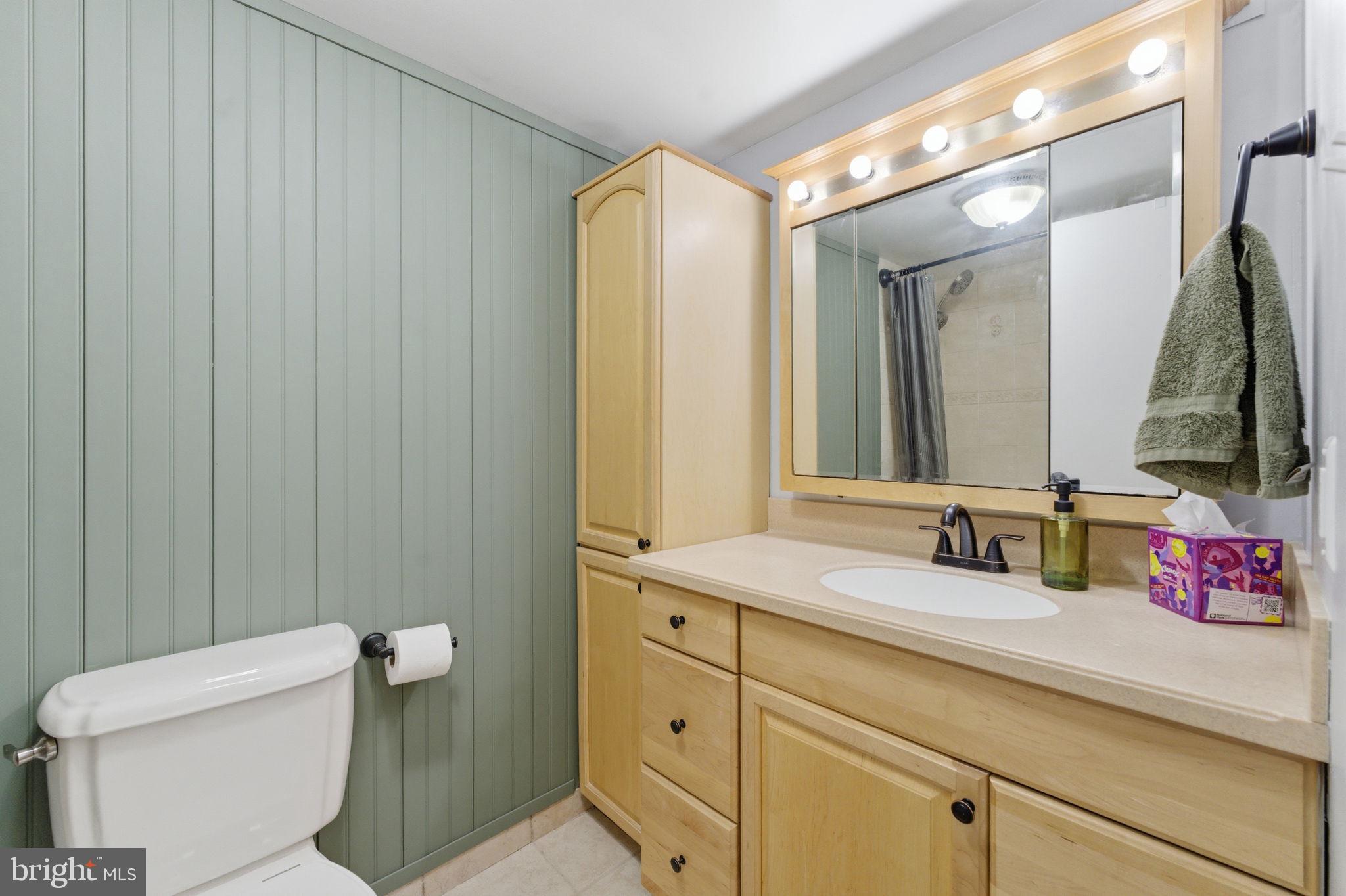 HUNTING CREEK CLUB CONDOMINIUMS - Residential