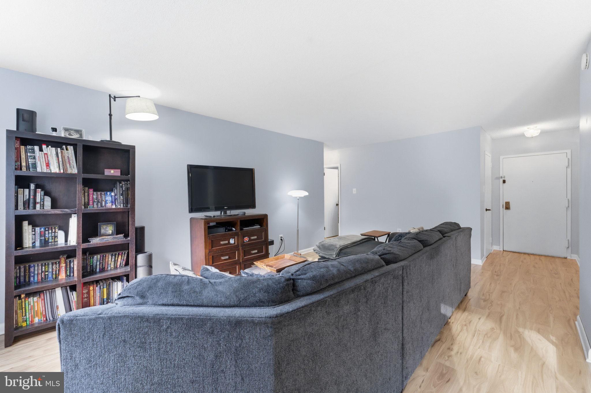 HUNTING CREEK CLUB CONDOMINIUMS - Residential