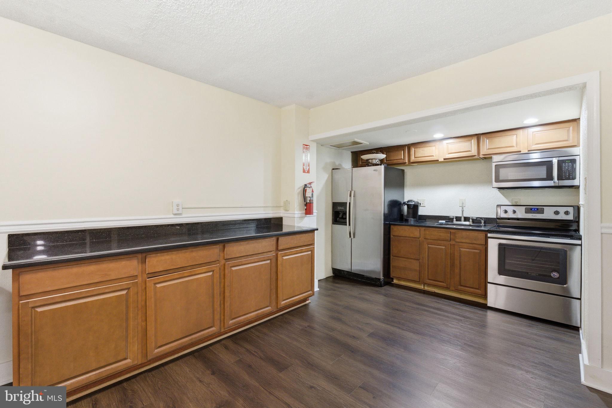 HUNTING CREEK CLUB CONDOMINIUMS - Residential