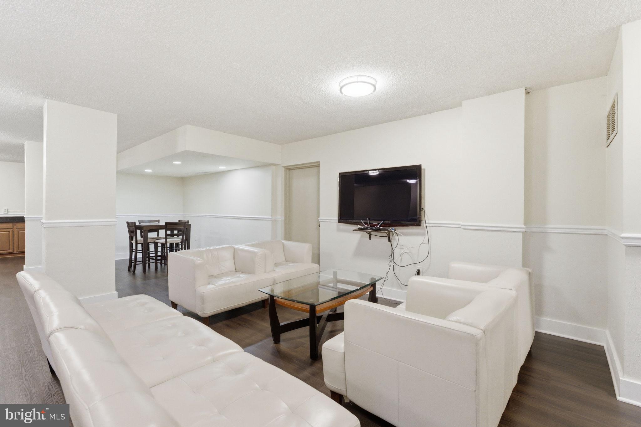 HUNTING CREEK CLUB CONDOMINIUMS - Residential