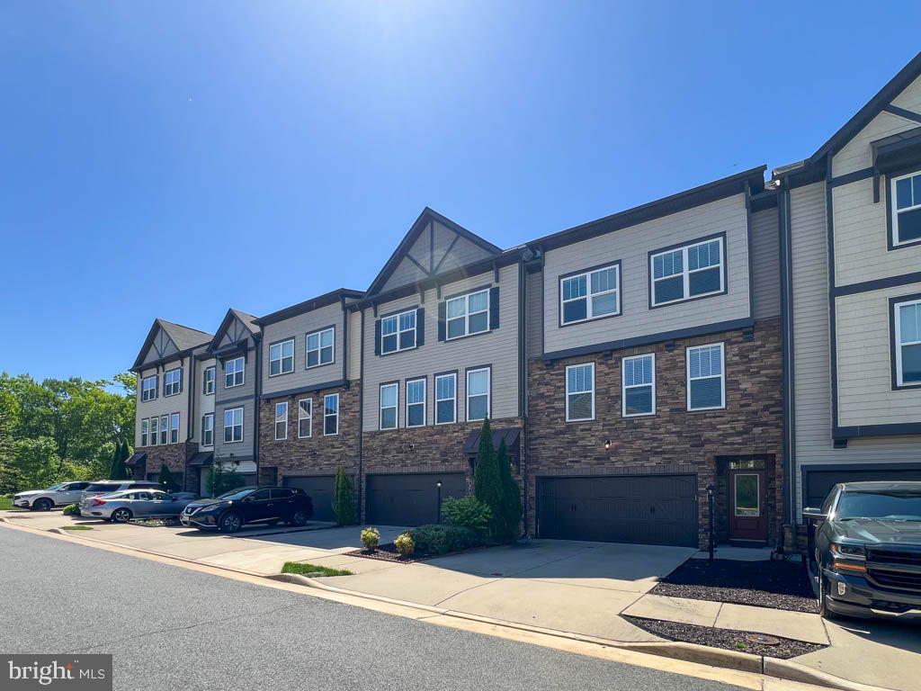 COLONIAL FORGE - Residential Lease