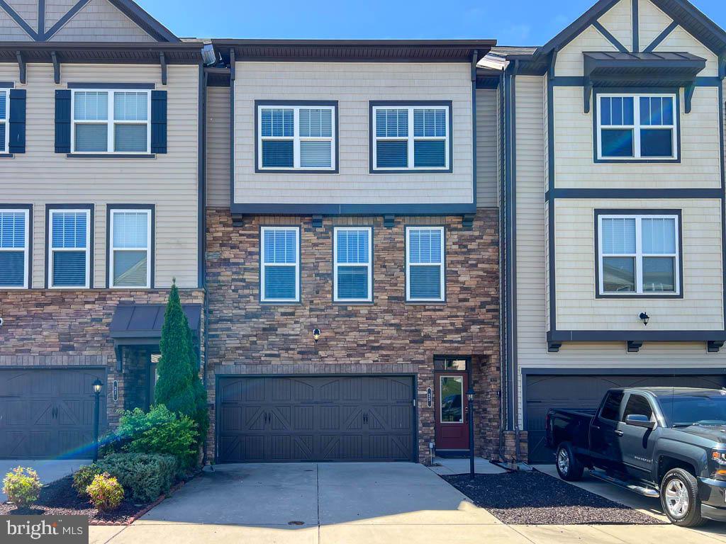 COLONIAL FORGE - Residential Lease