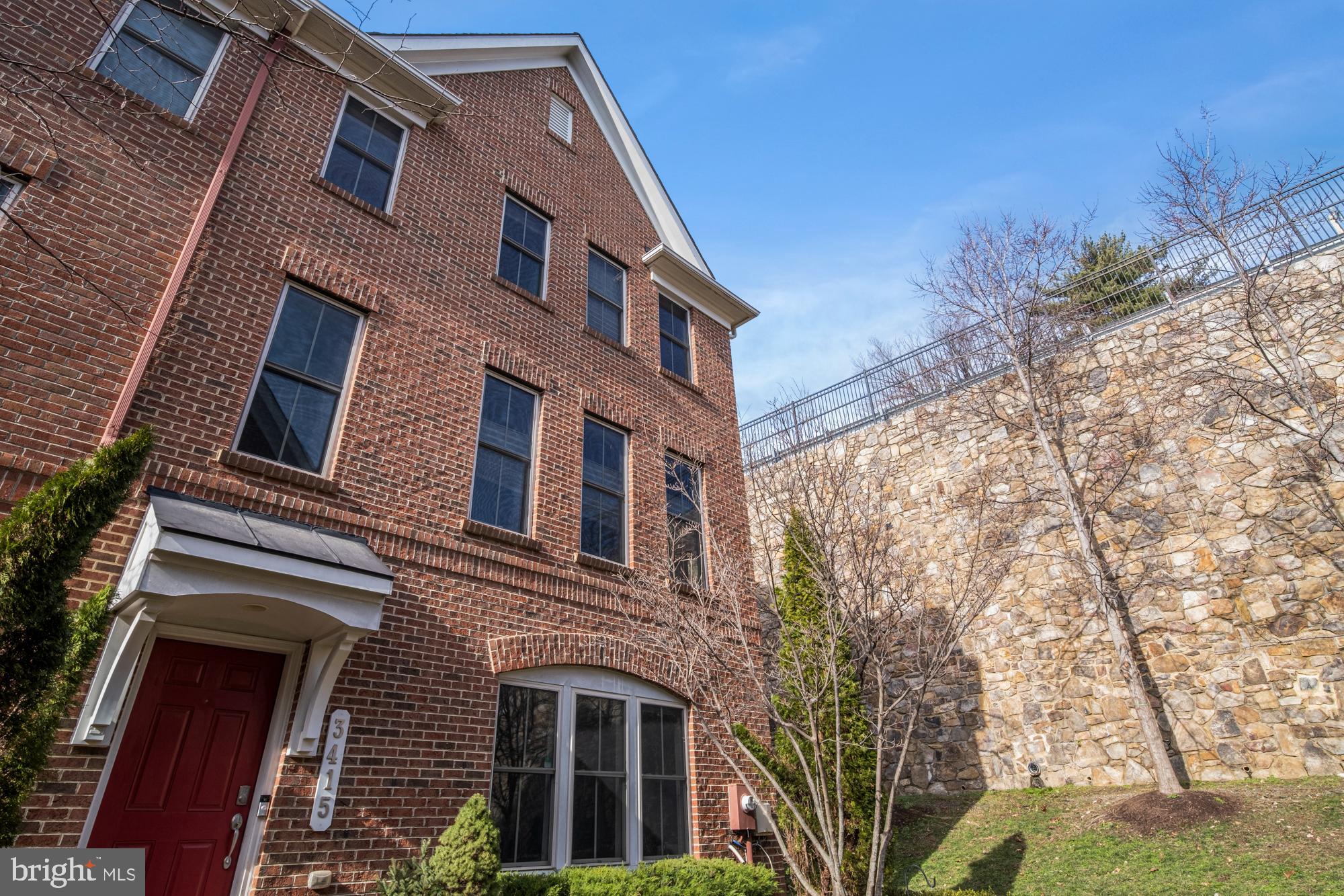 SHIRLINGTON CREST - Residential Lease