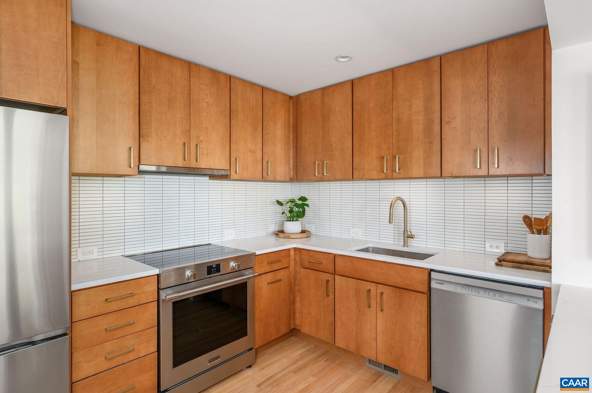 LOCUST GROVE - Residential