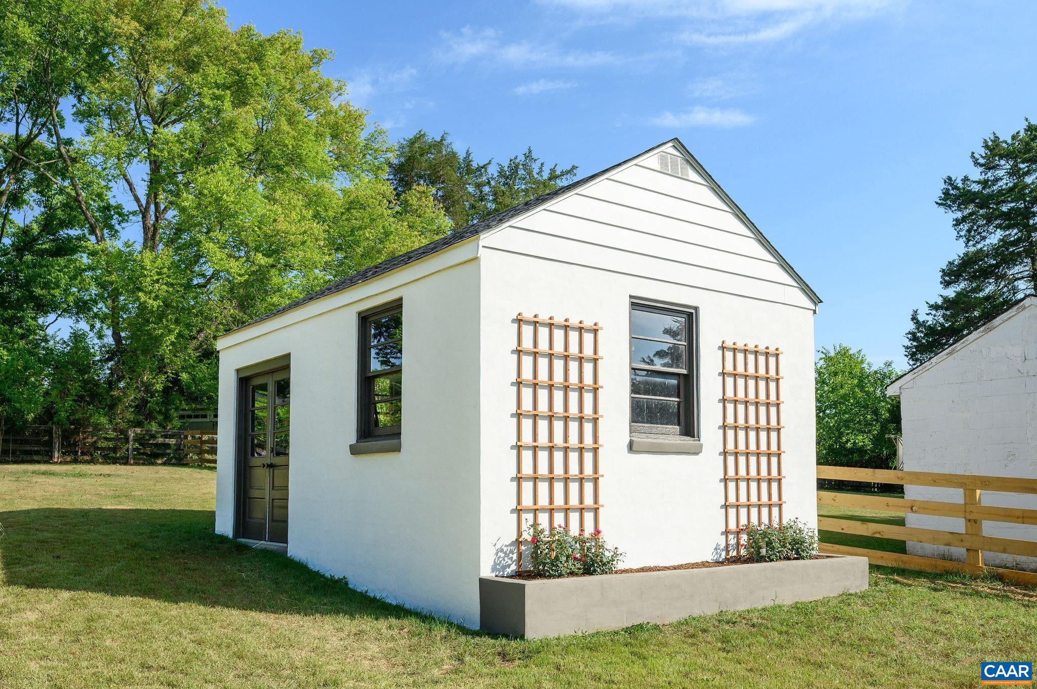 LOCUST GROVE - Residential