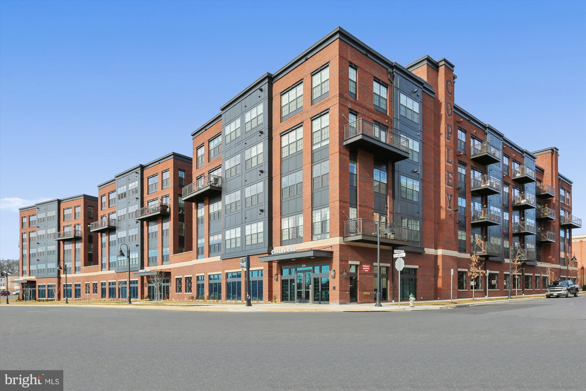 CROWN FARM - Residential