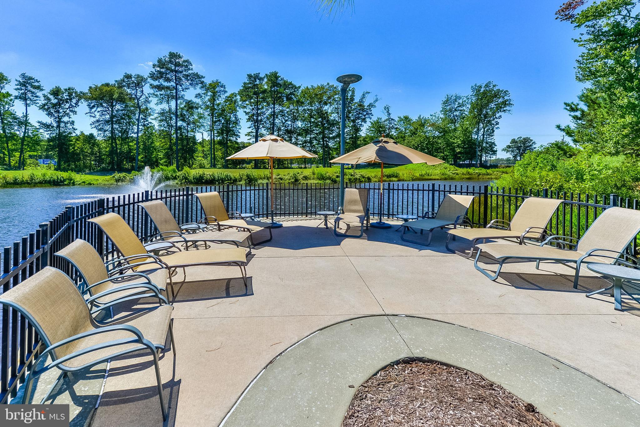 GLEN RIDDLE - Land