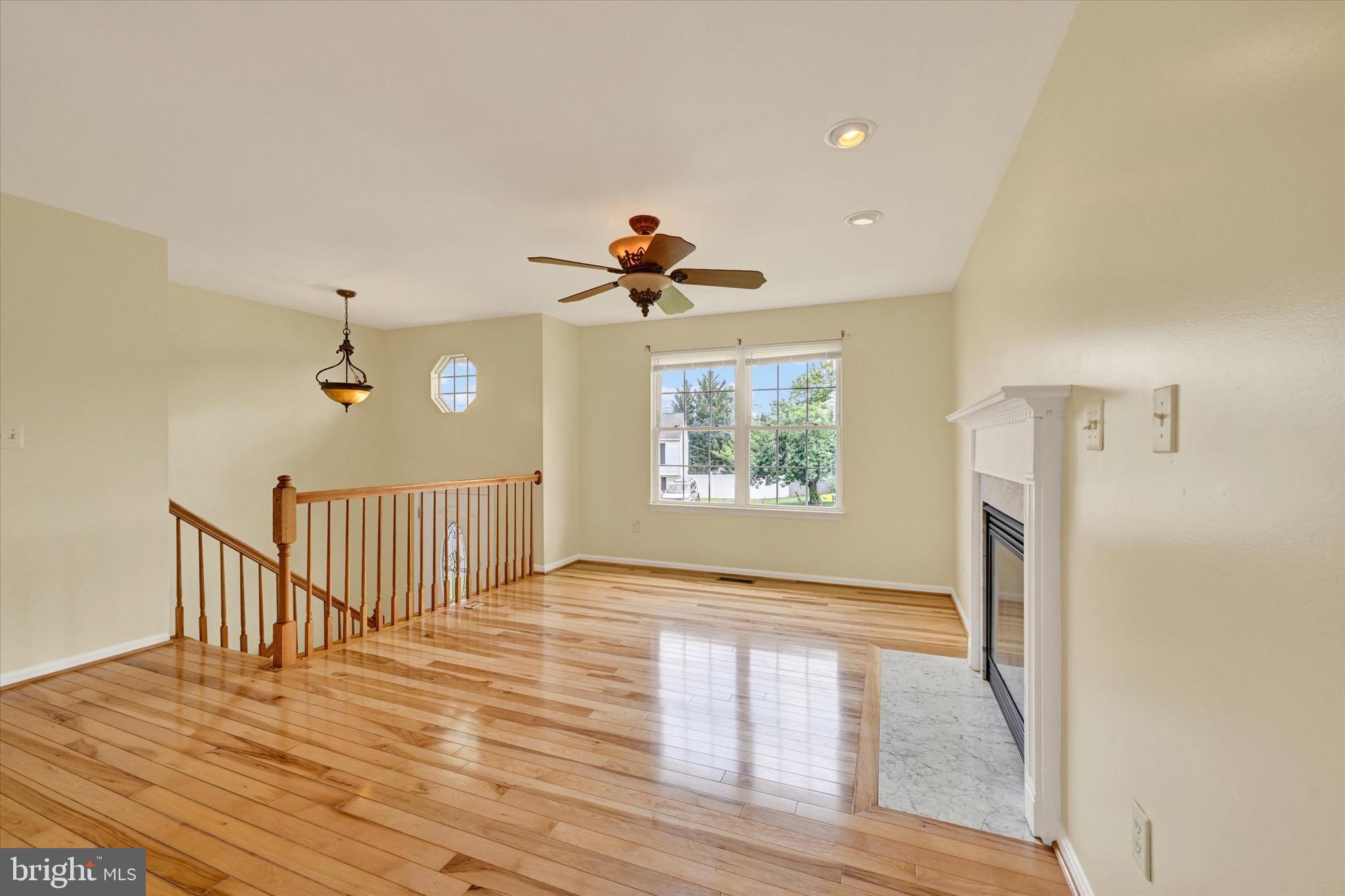 GOLDEN TREE - Residential