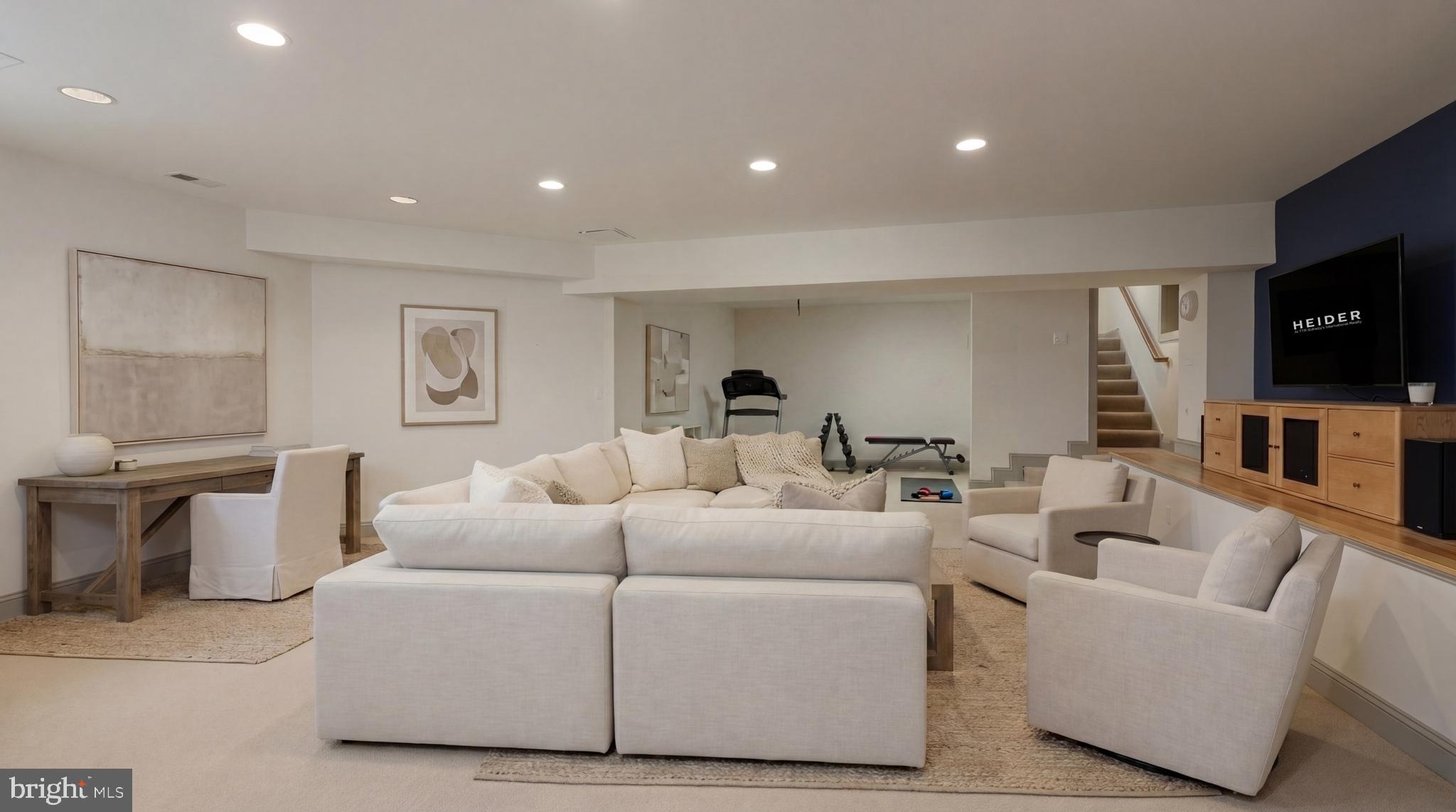 CHEVY CHASE VILLAGE - Residential