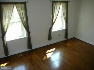 DOMINION SQUARE - Residential Lease