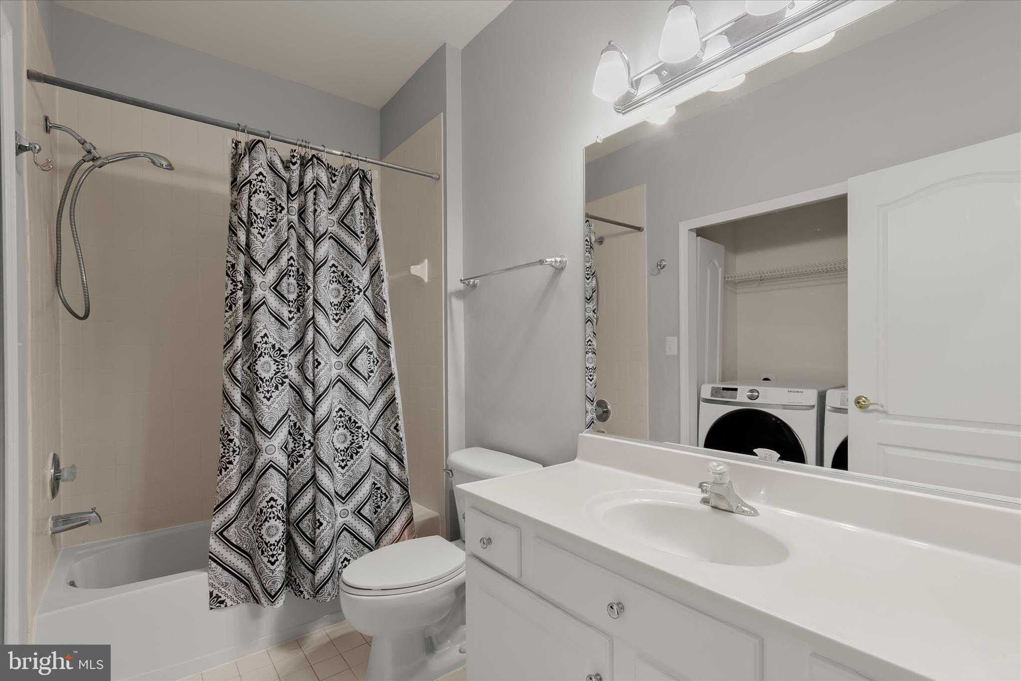 HIDDEN CREEK - Residential
