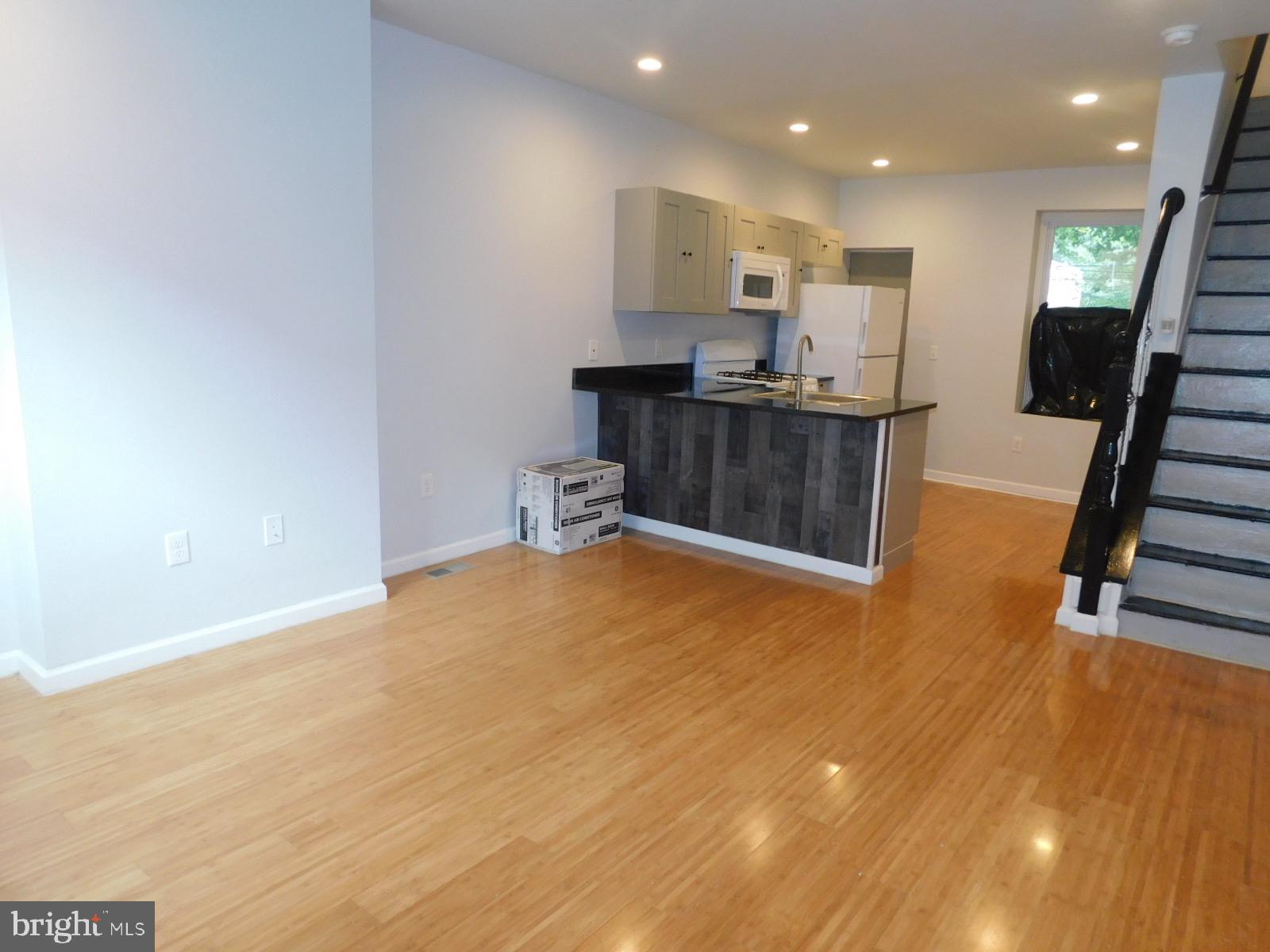 STRAWBERRY MANSION - Residential