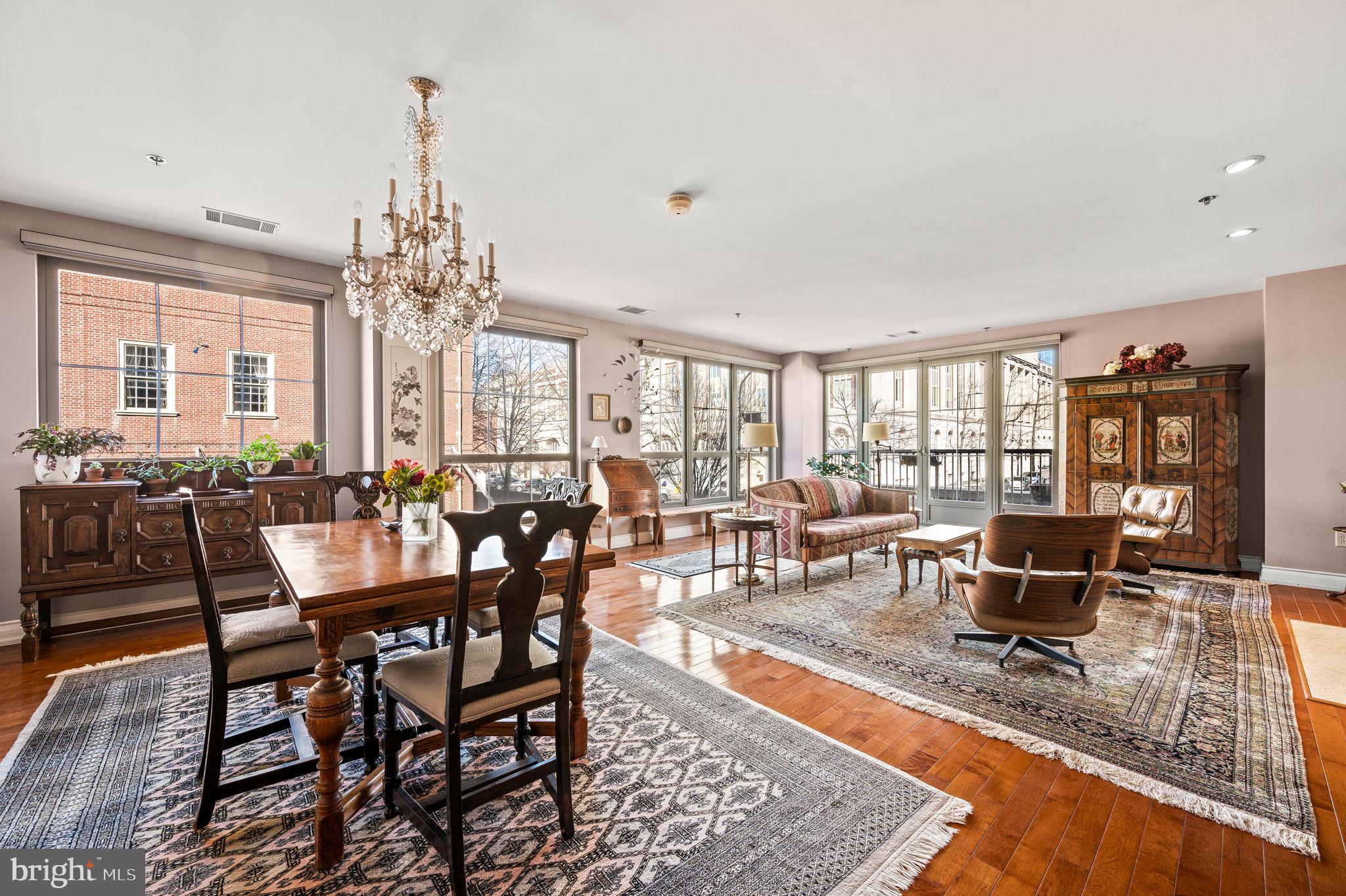 SOCIETY HILL - Residential