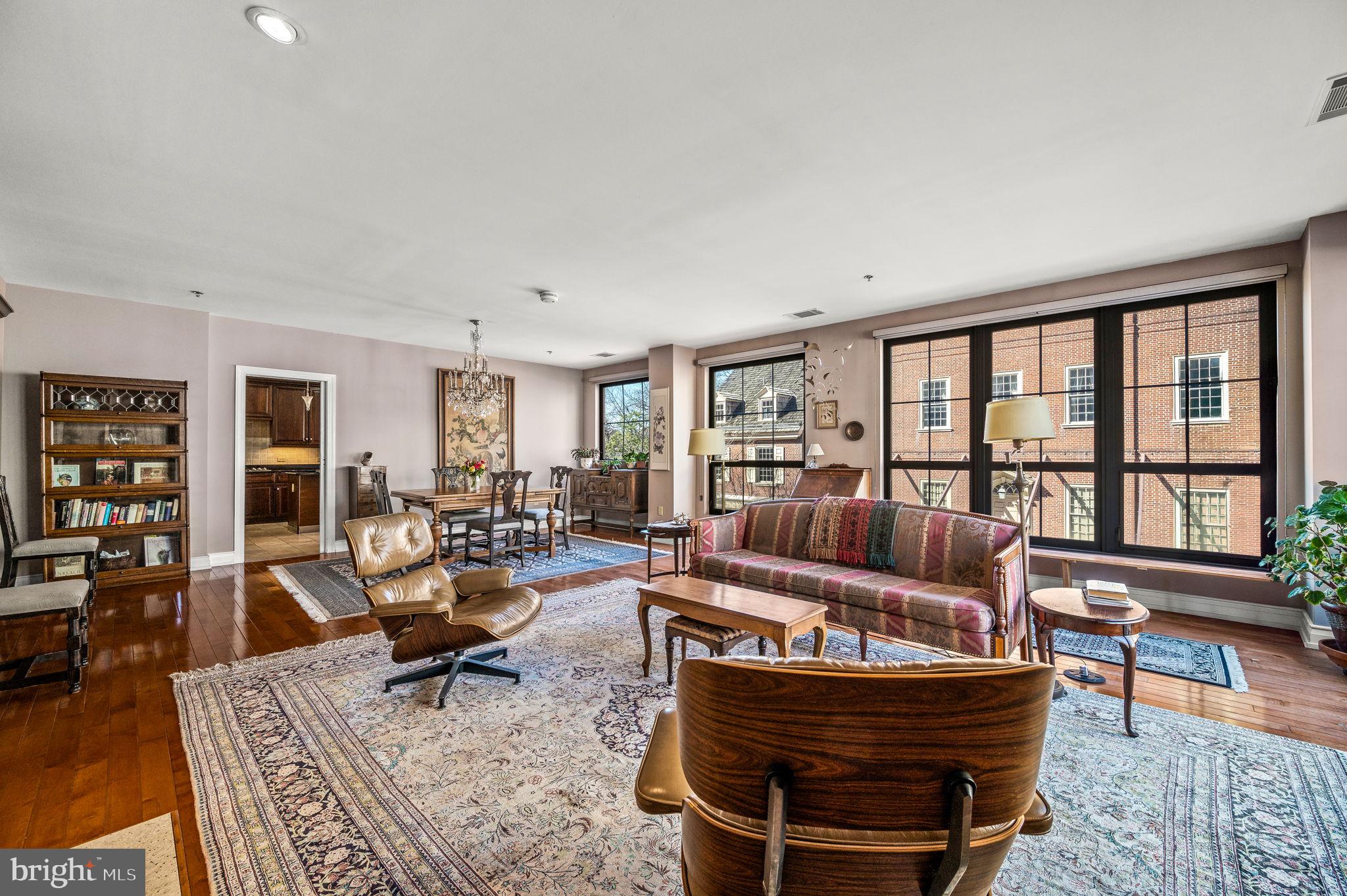 SOCIETY HILL - Residential