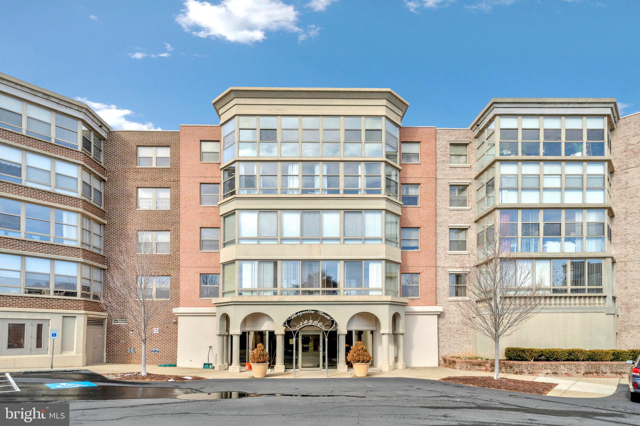 LANSDOWNE WOODS LEISURE WORLD - Residential
