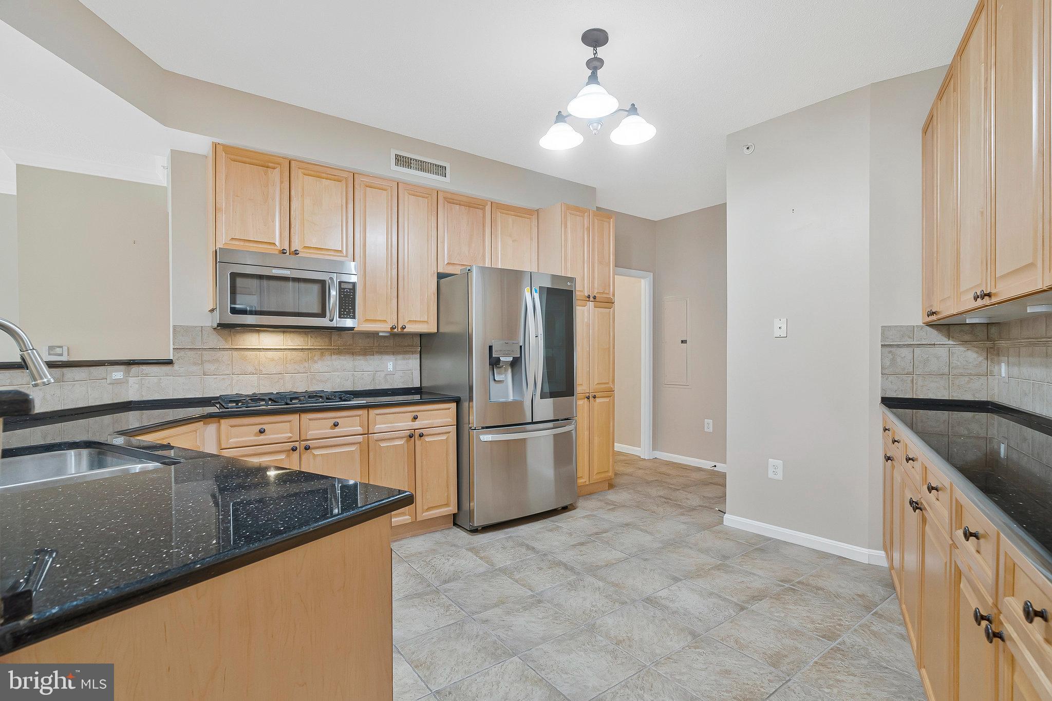 LANSDOWNE WOODS LEISURE WORLD - Residential