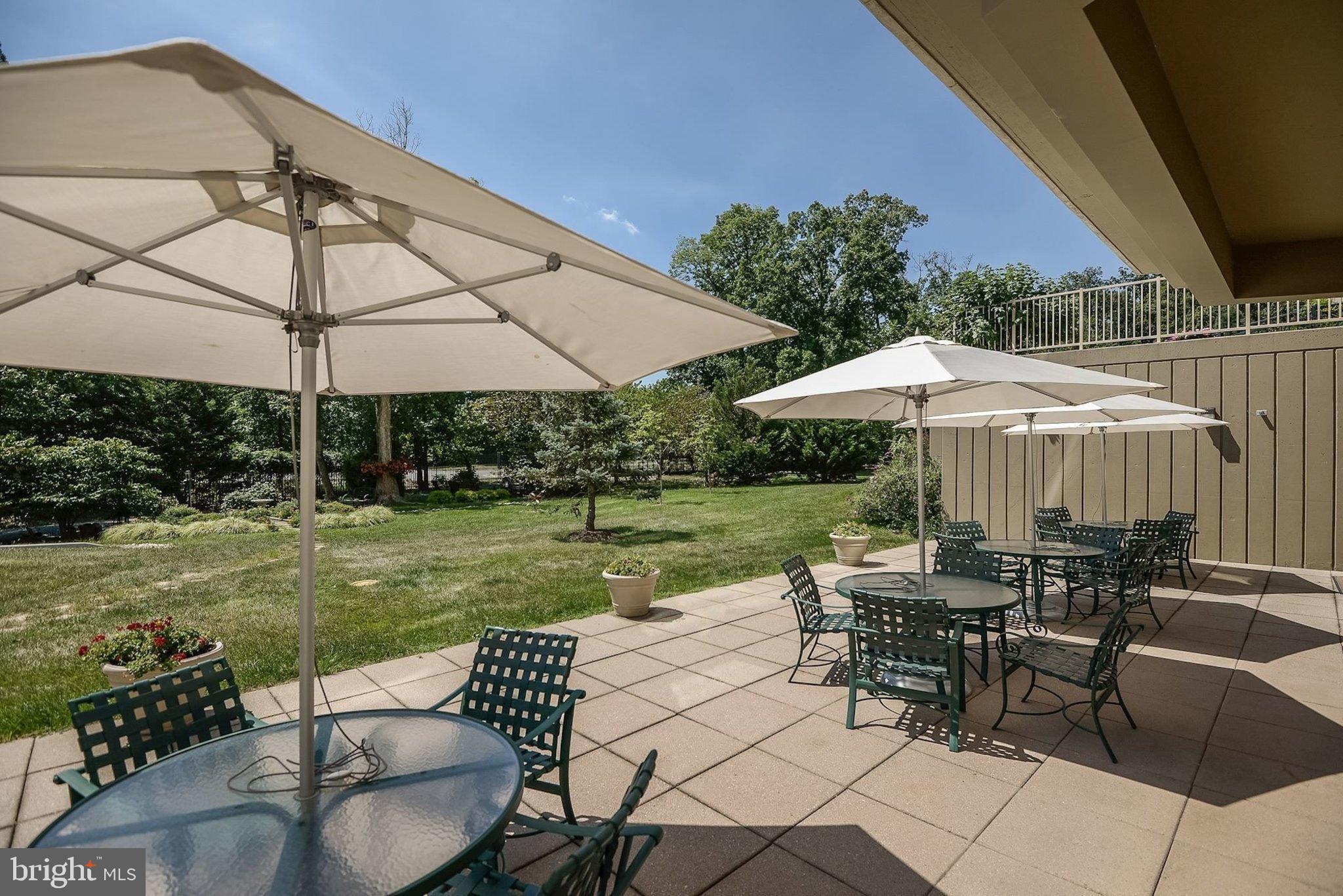 LANSDOWNE WOODS LEISURE WORLD - Residential