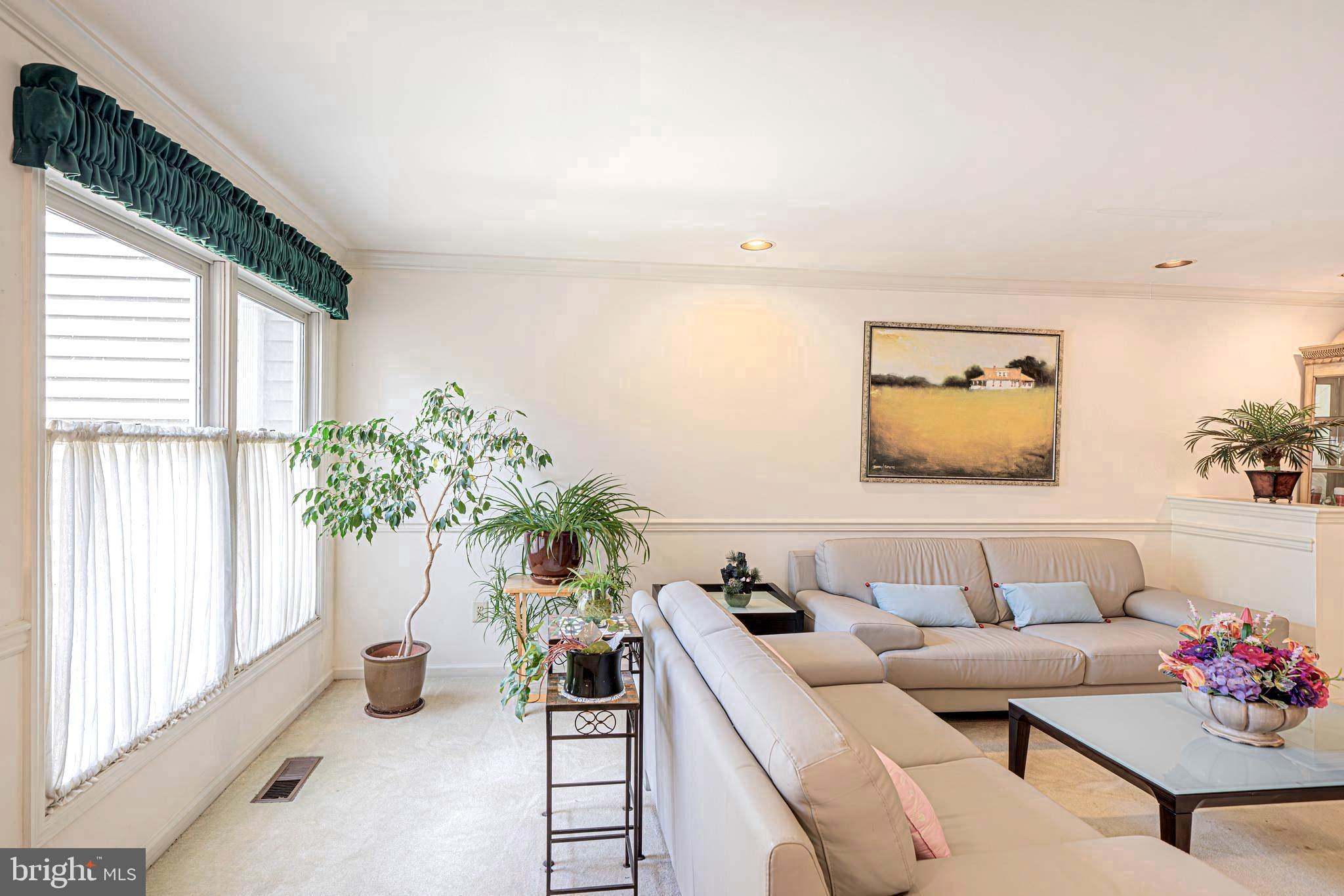 PINE CREST - Residential