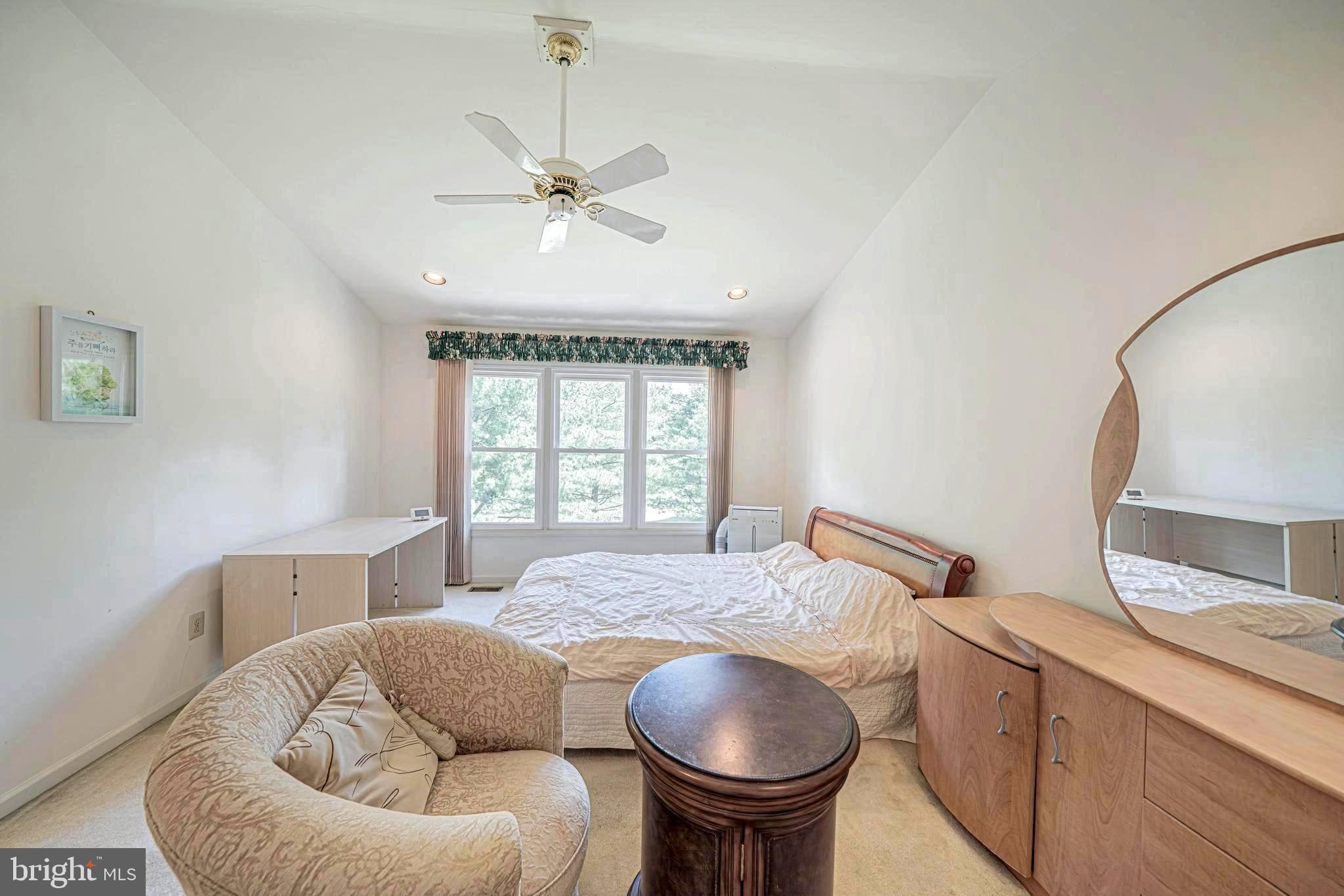 PINE CREST - Residential