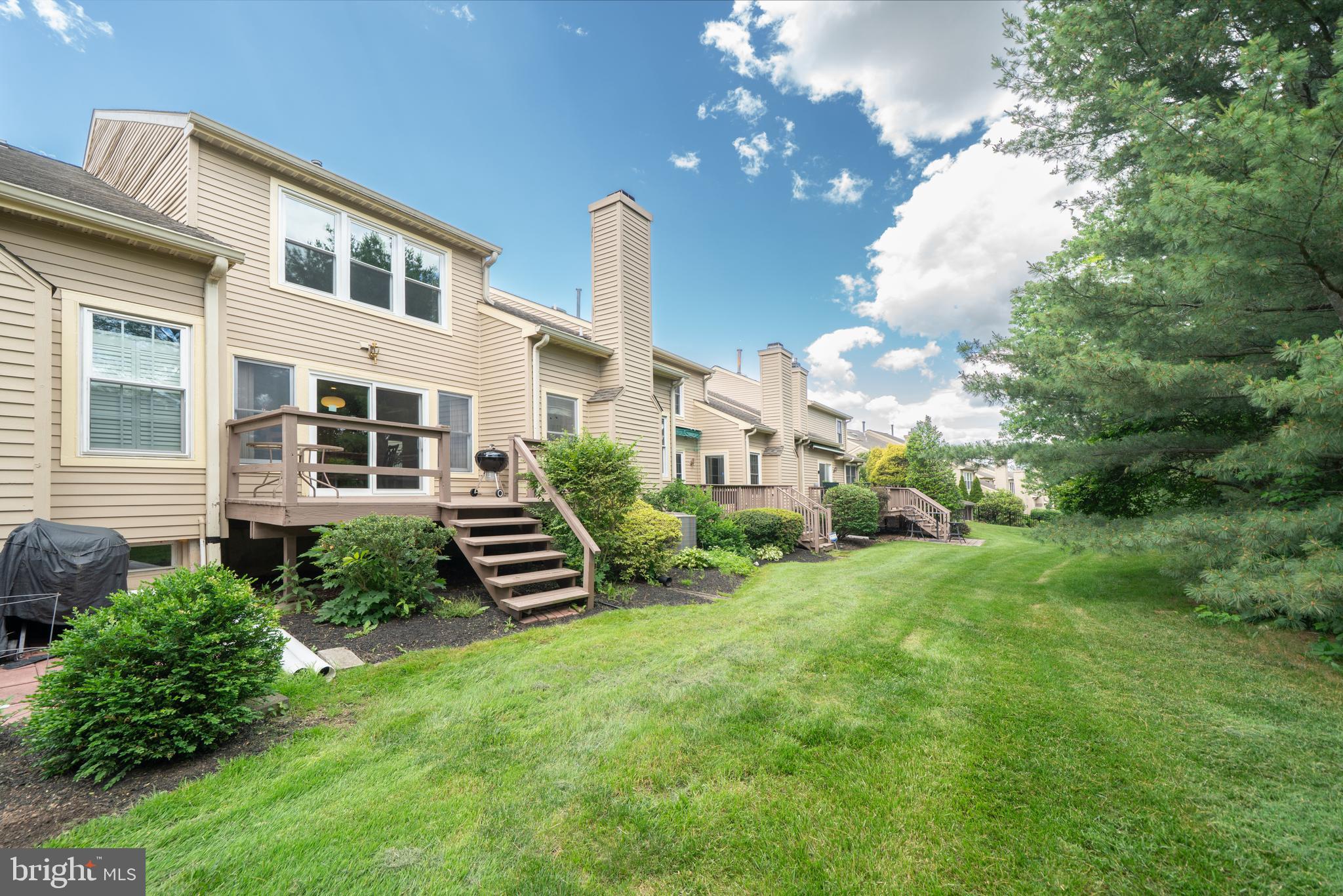 PINE CREST - Residential