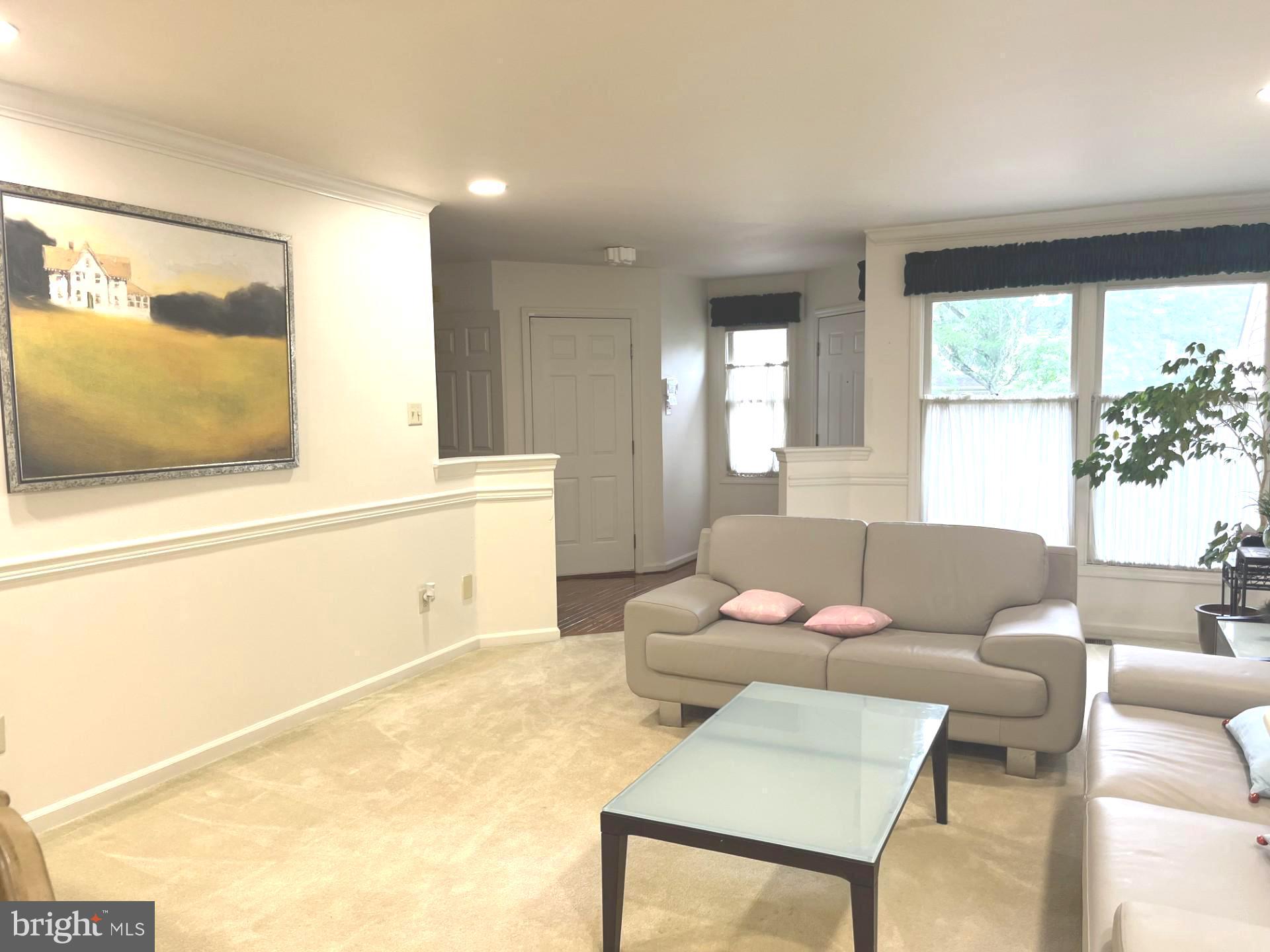 PINE CREST - Residential