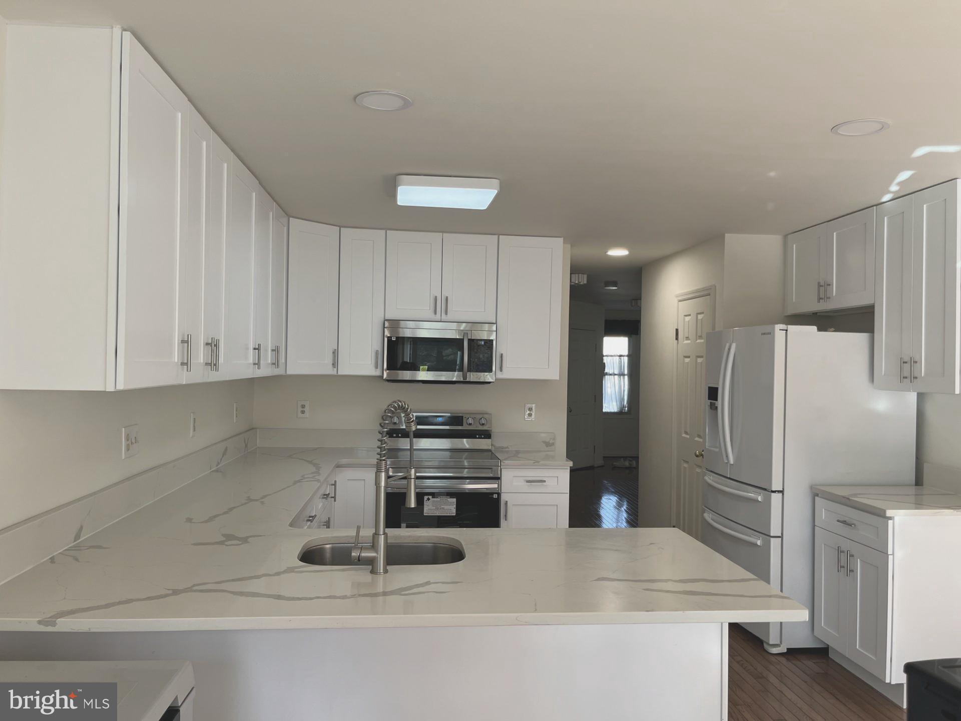 PINE CREST - Residential