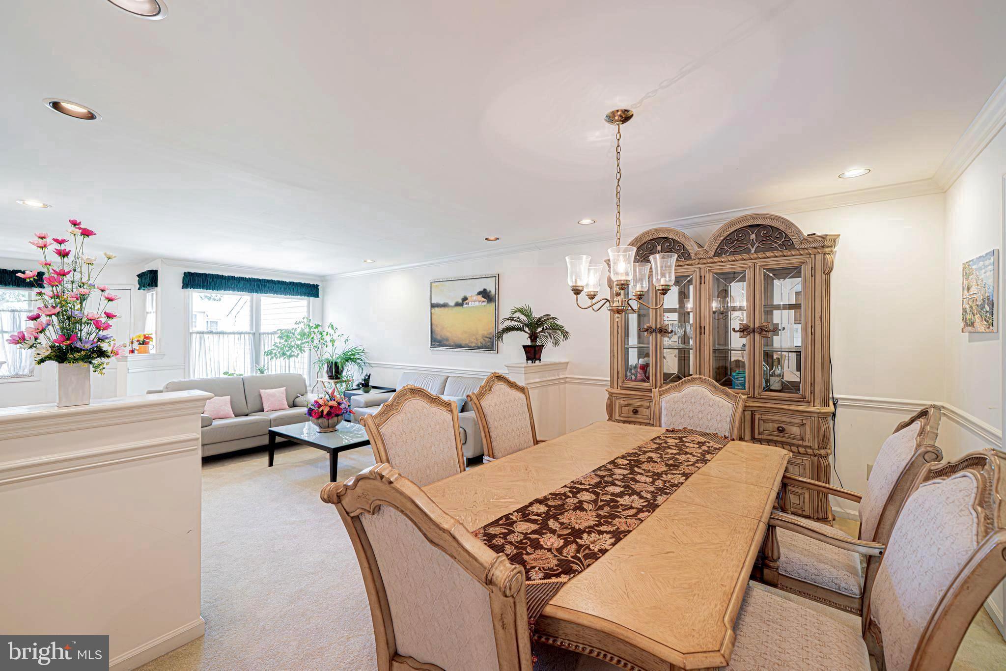 PINE CREST - Residential