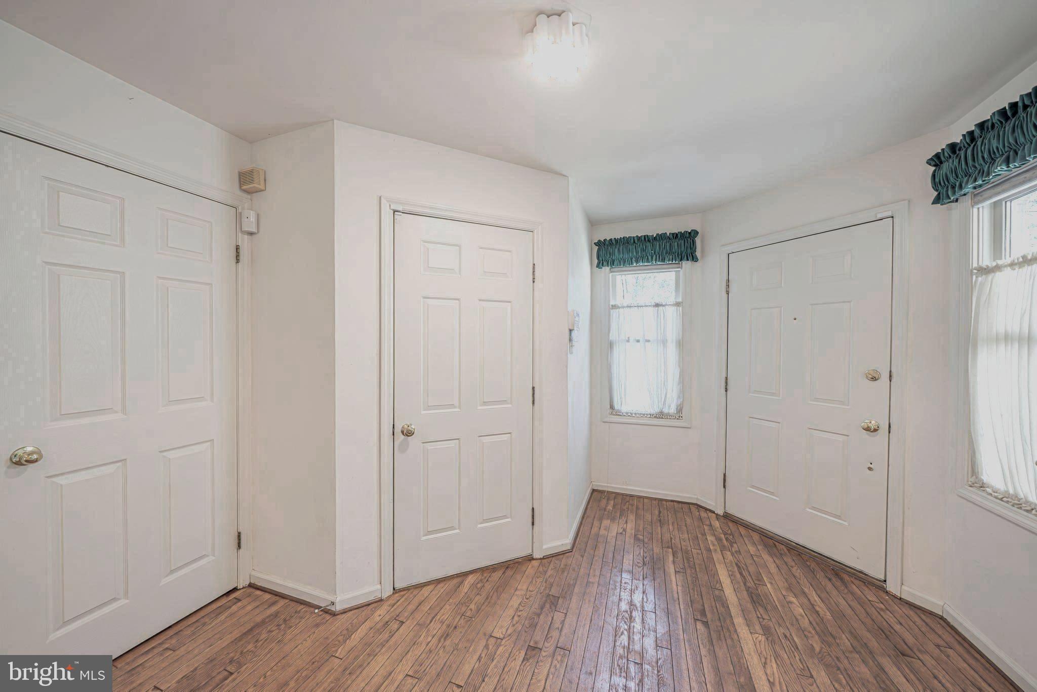 PINE CREST - Residential