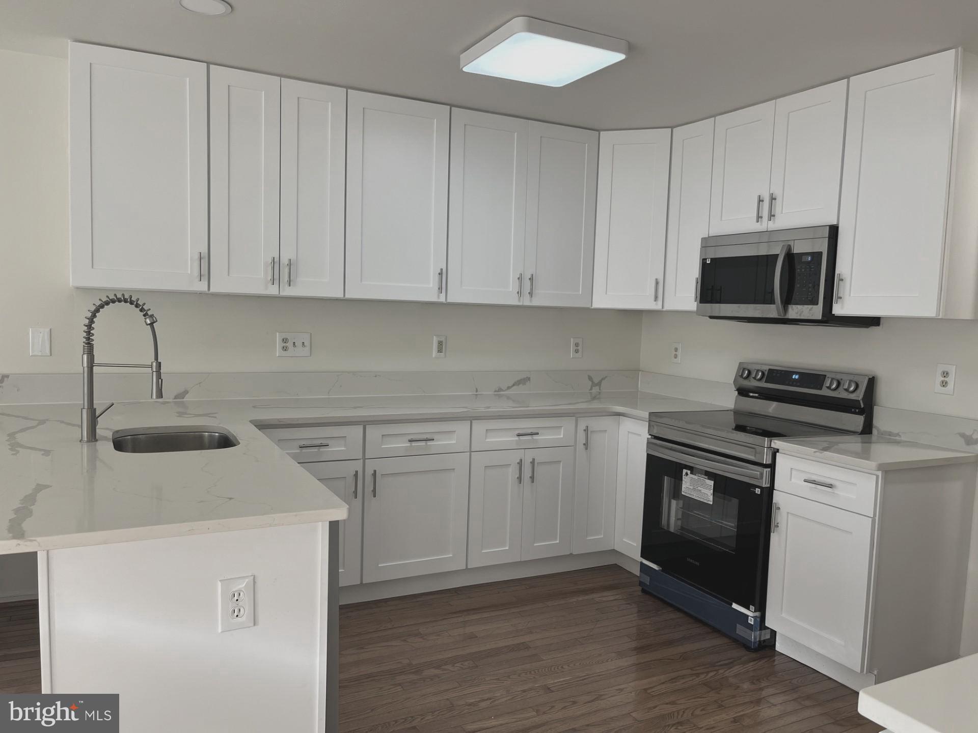 PINE CREST - Residential