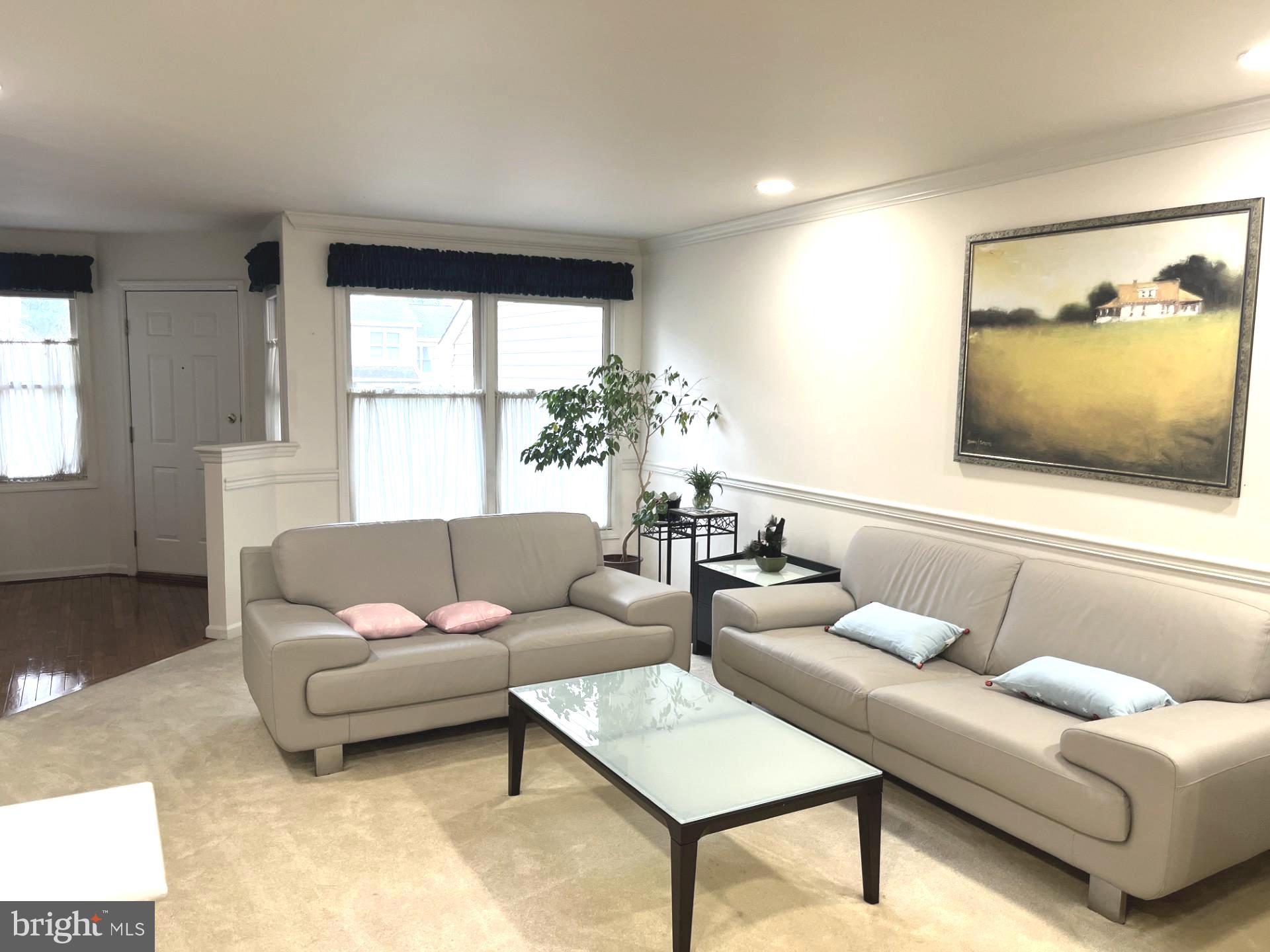 PINE CREST - Residential