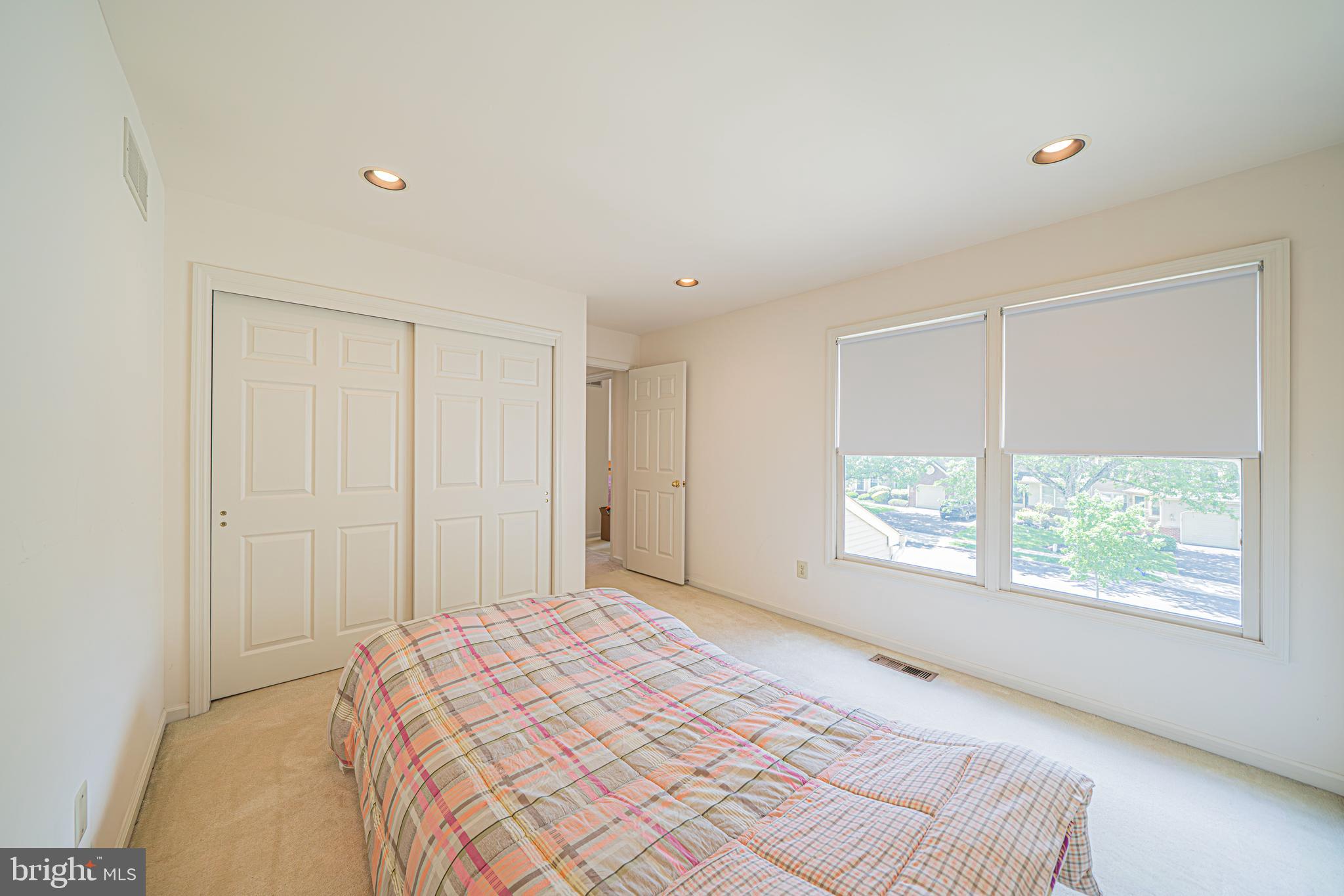 PINE CREST - Residential