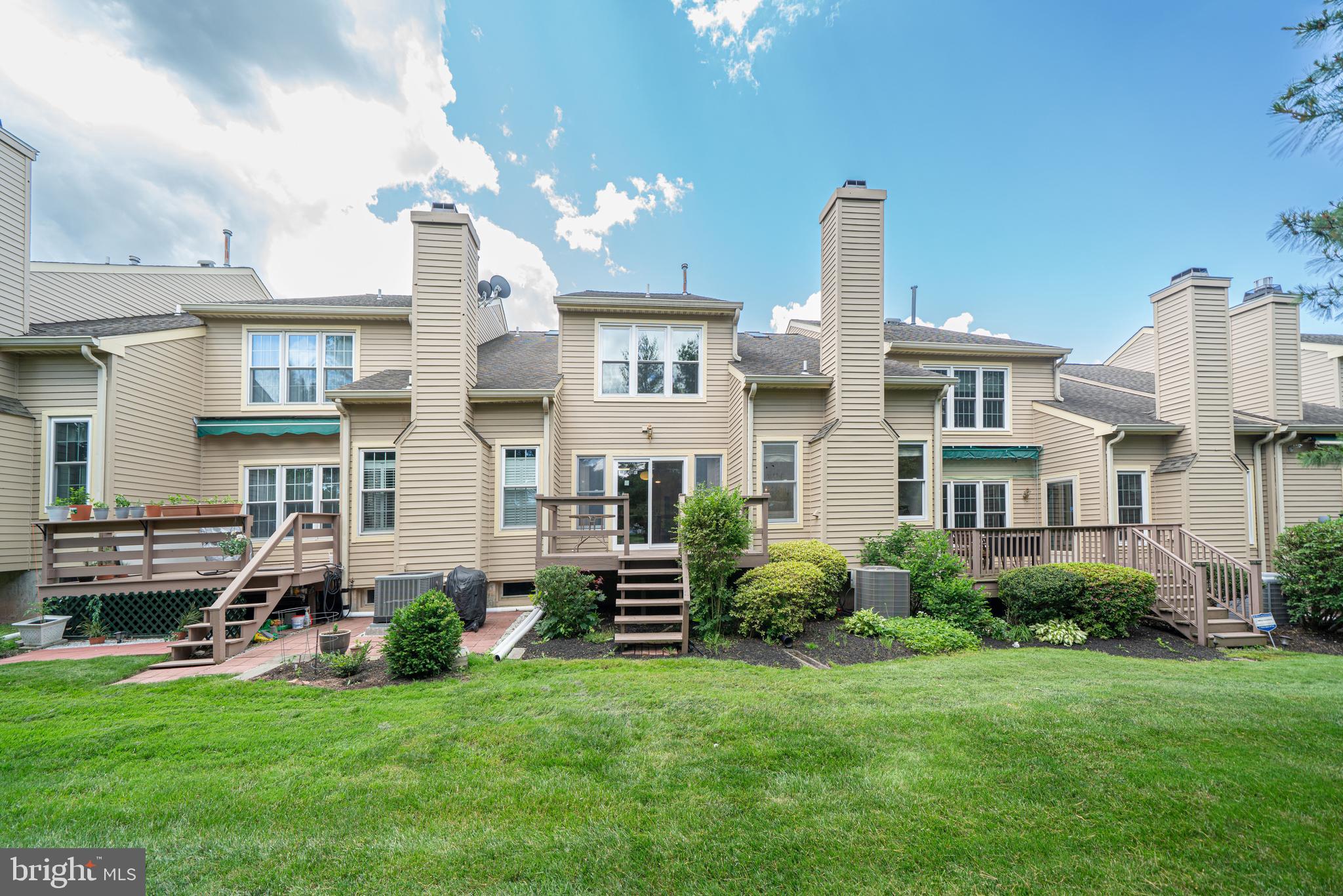 PINE CREST - Residential
