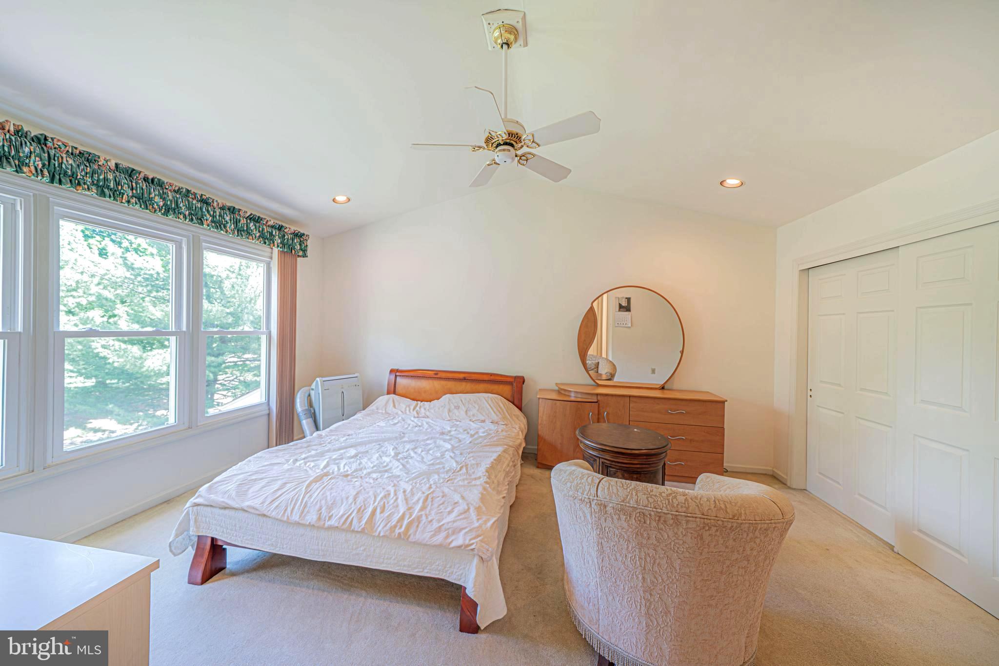 PINE CREST - Residential