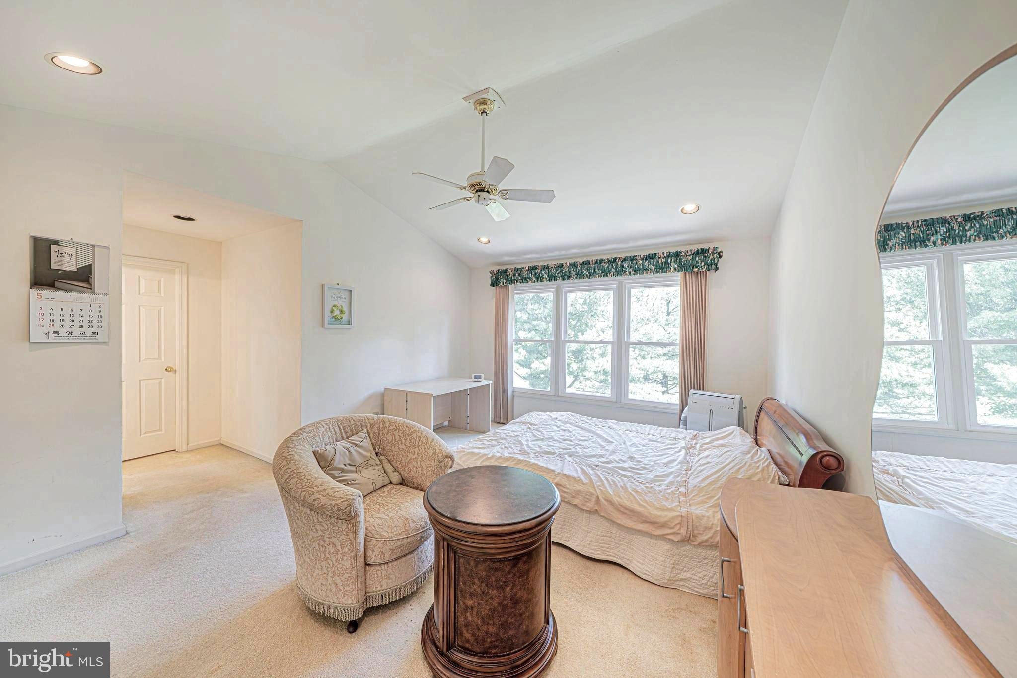 PINE CREST - Residential