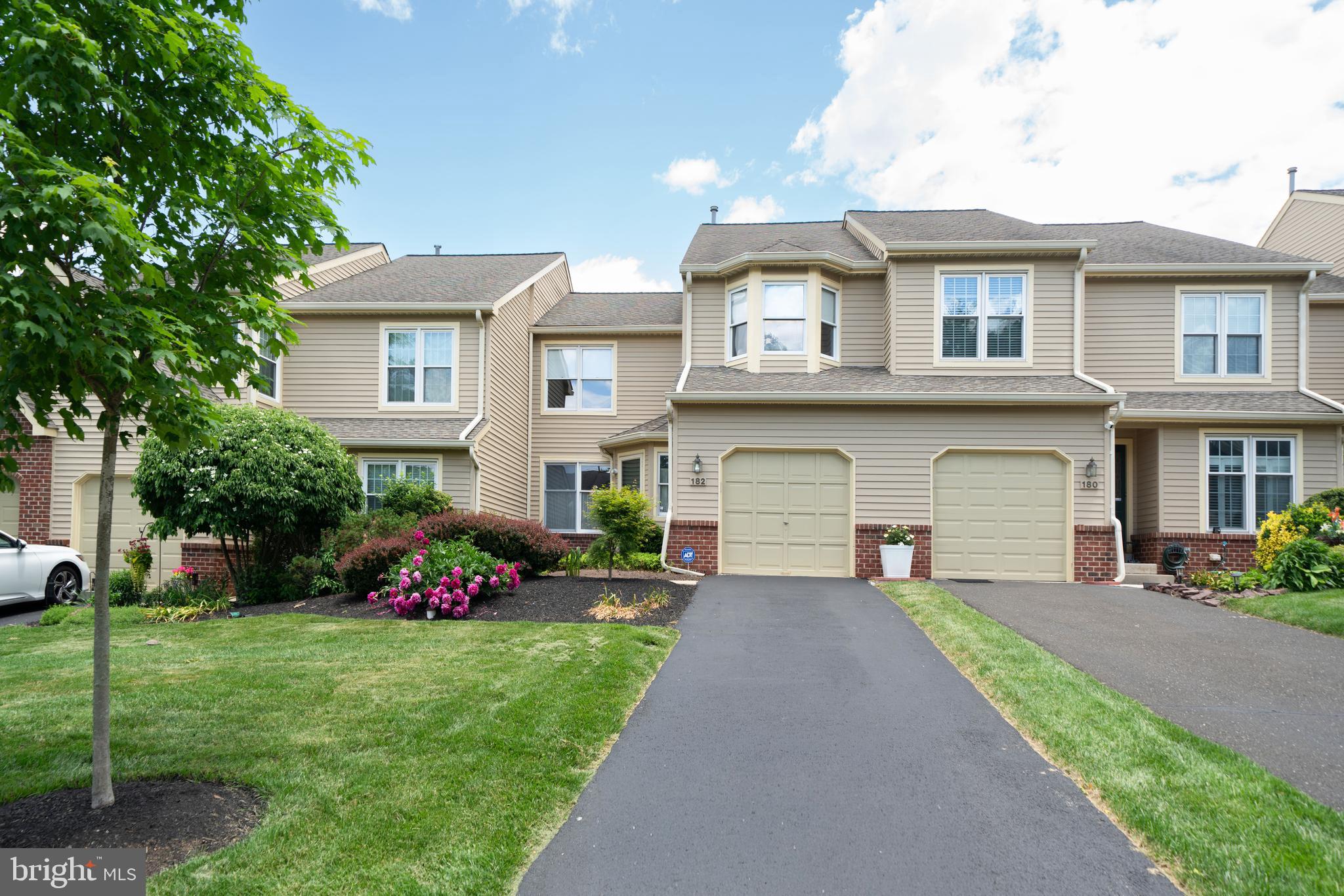 PINE CREST - Residential