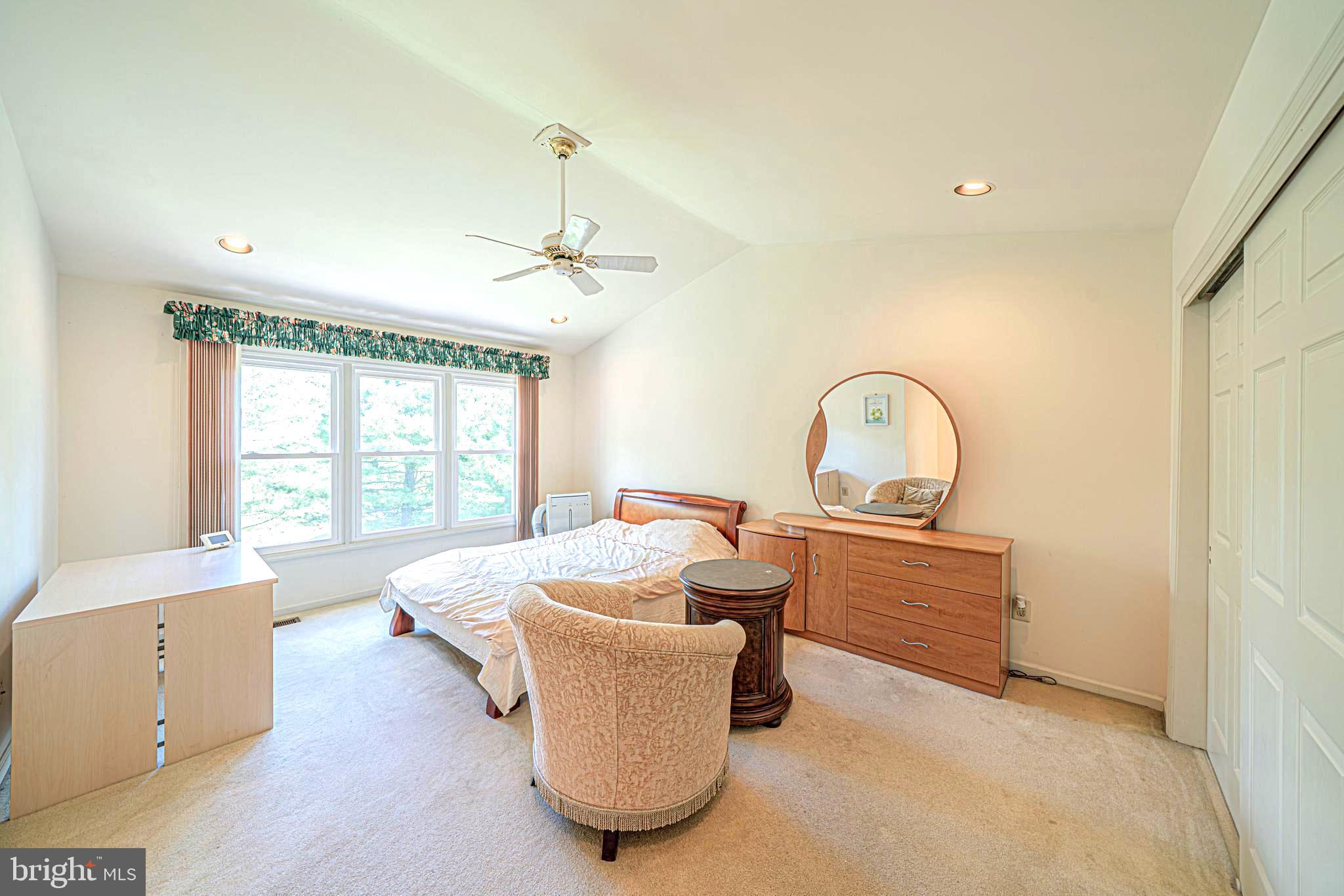 PINE CREST - Residential