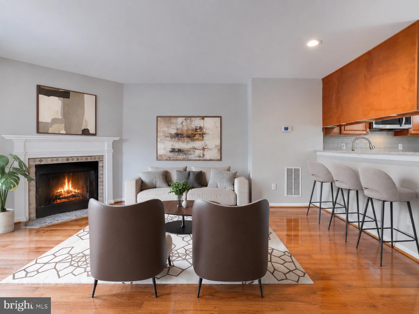 LONDON TOWN WEST - Residential