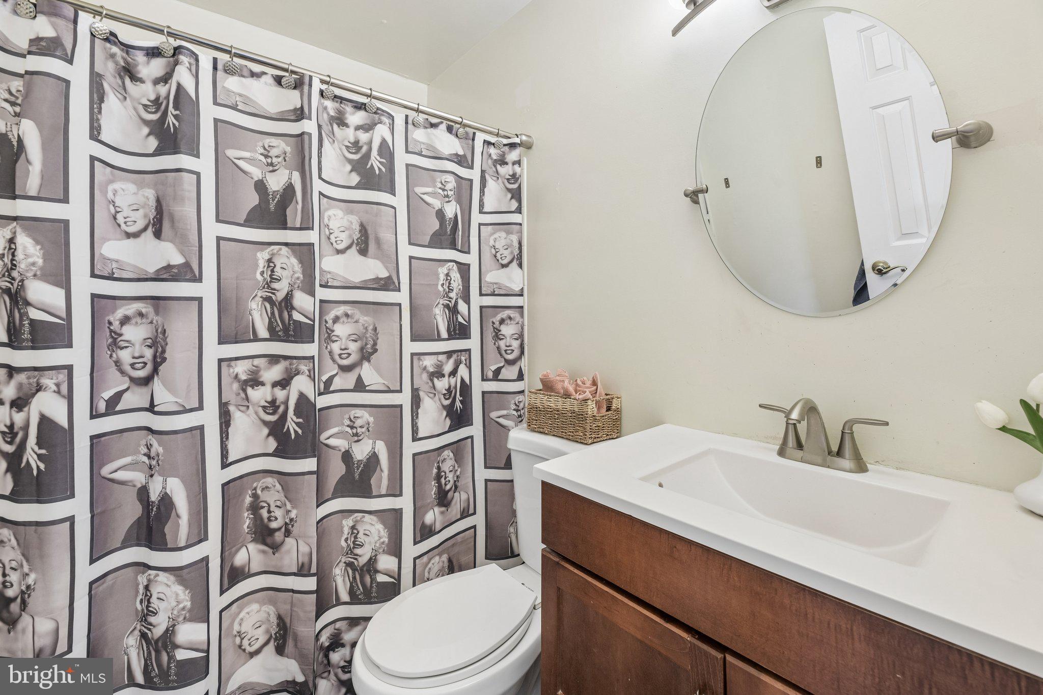 APPLEGATE CONDO - Residential