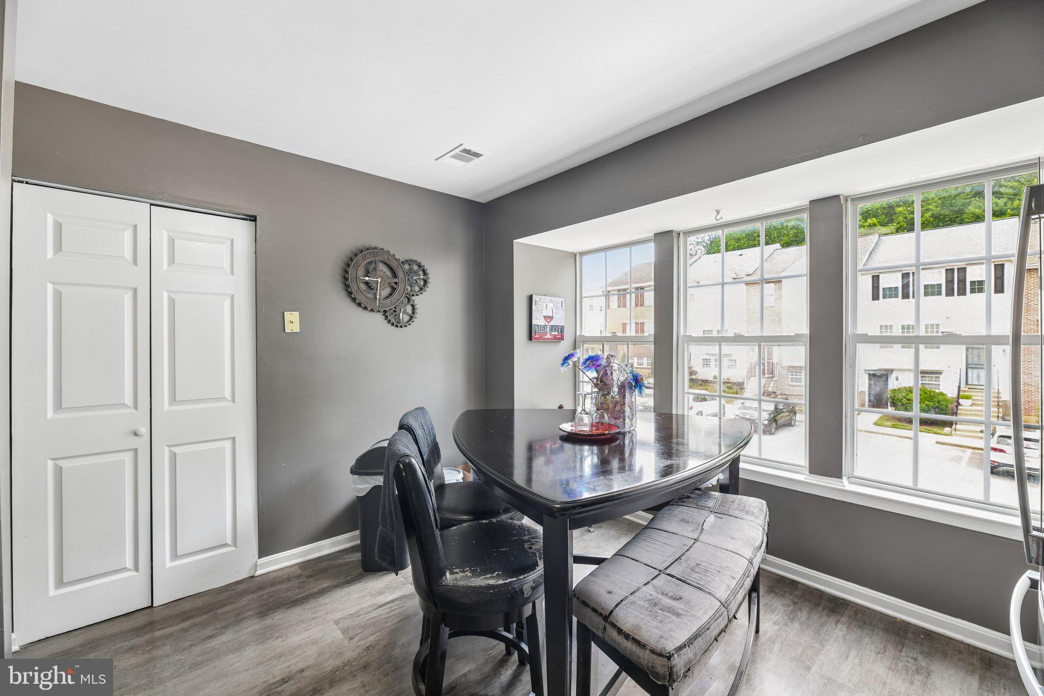 APPLEGATE CONDO - Residential