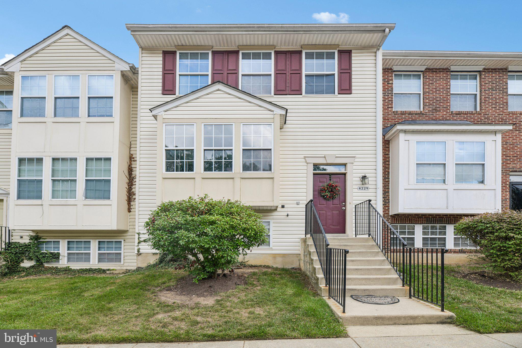 APPLEGATE CONDO - Residential
