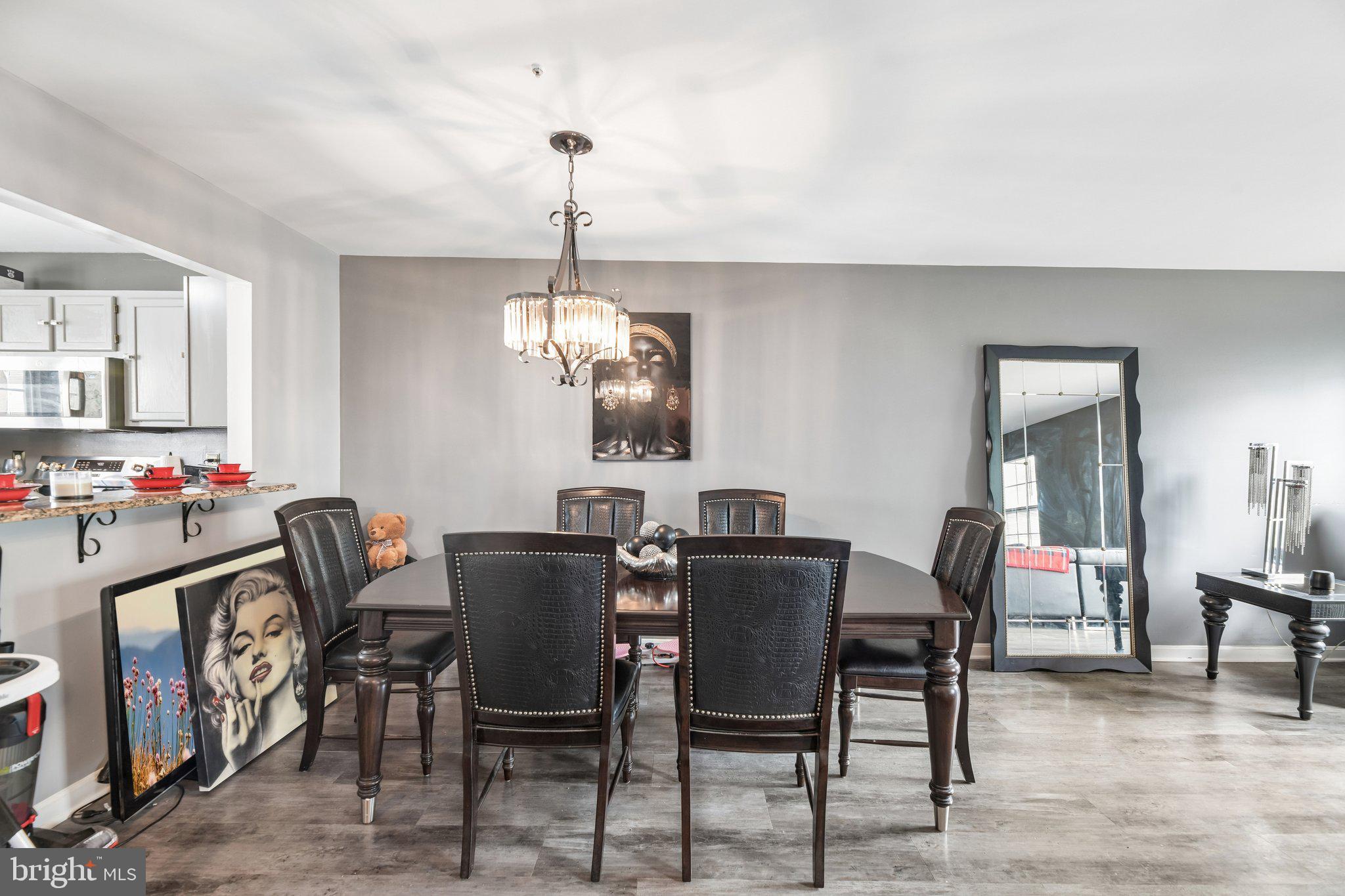 APPLEGATE CONDO - Residential